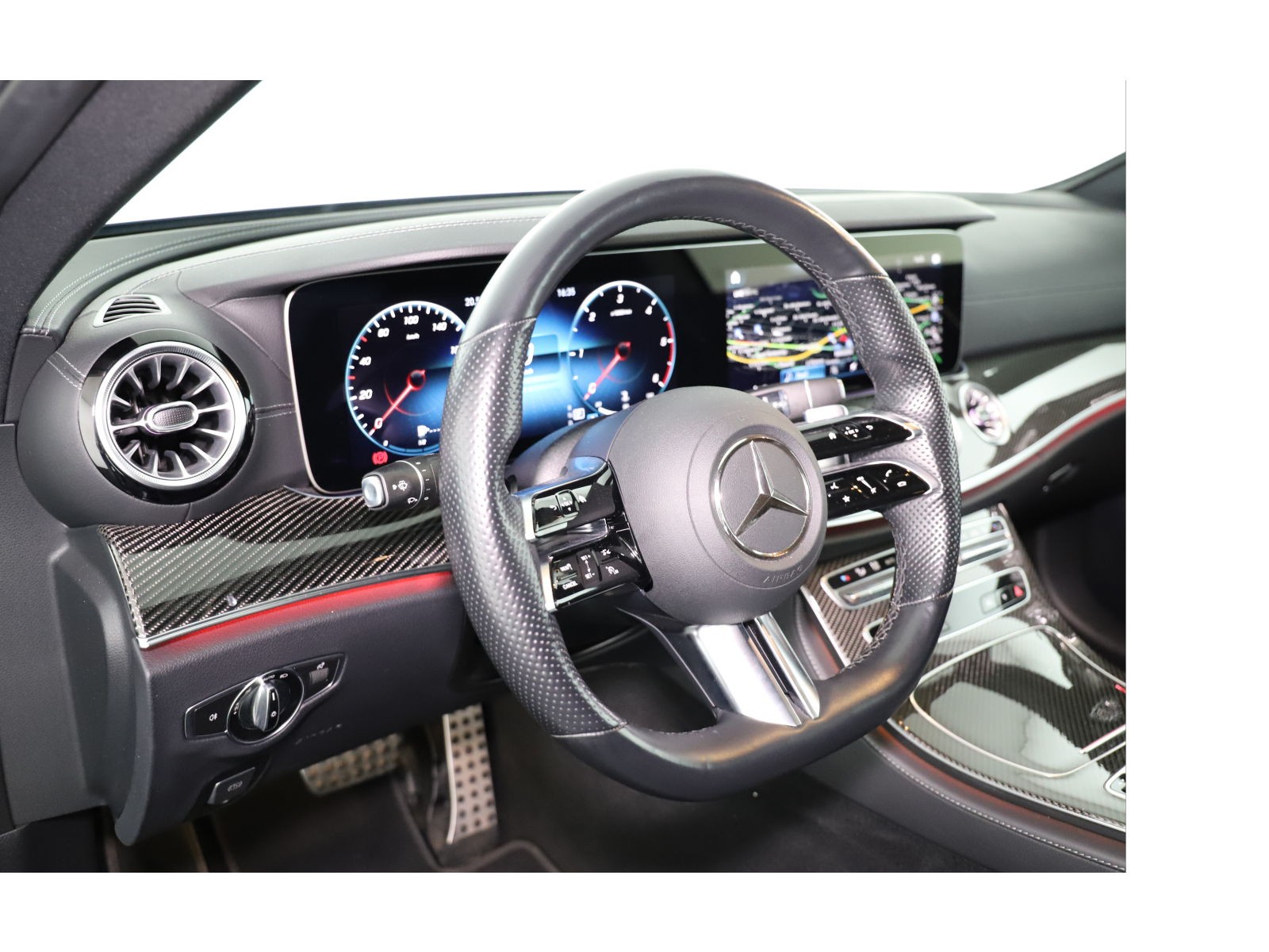 MERCEDES-BENZ E 400d Coupé 4M AMG Line-image-10