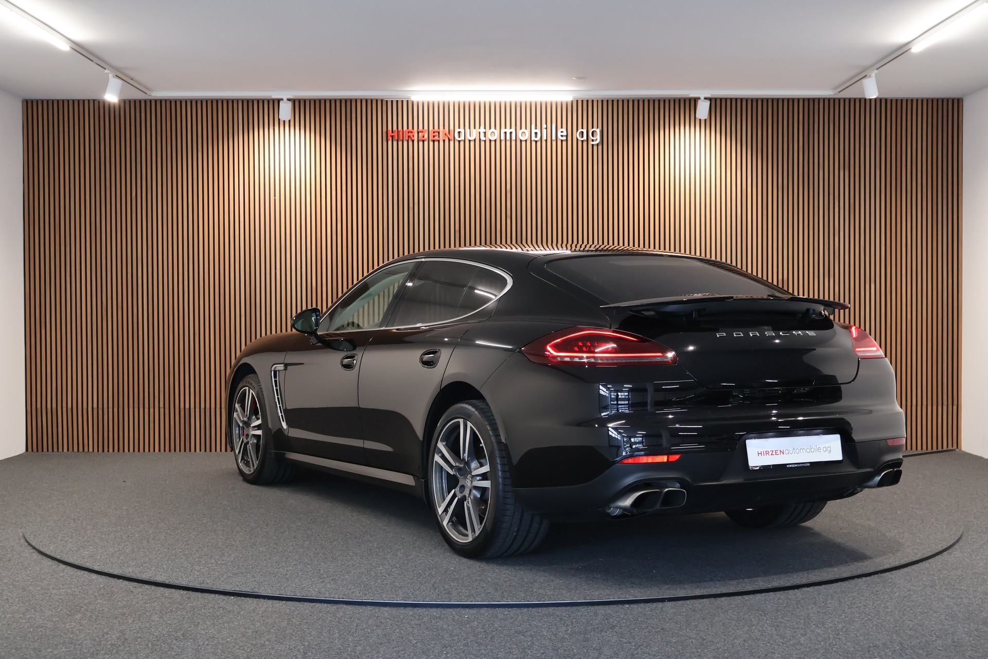 PORSCHE Panamera Turbo 4.8 PDK-image-2