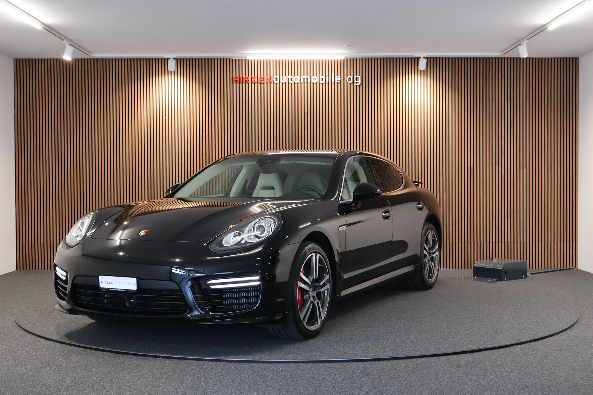 PORSCHE Panamera Turbo 4.8 PDK-image-0