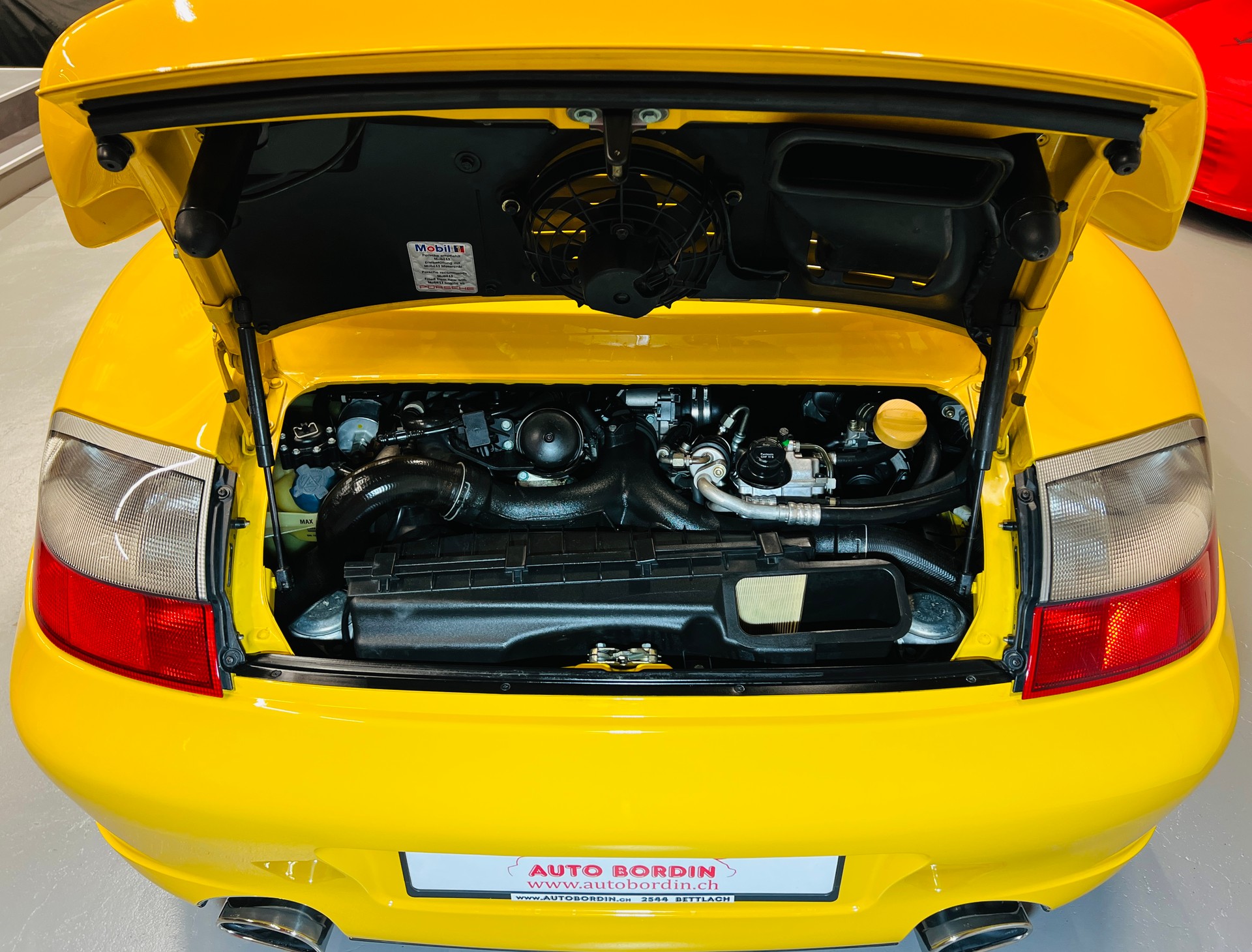 PORSCHE 911 Turbo „Speedgelb“ 1. Lack-image-10