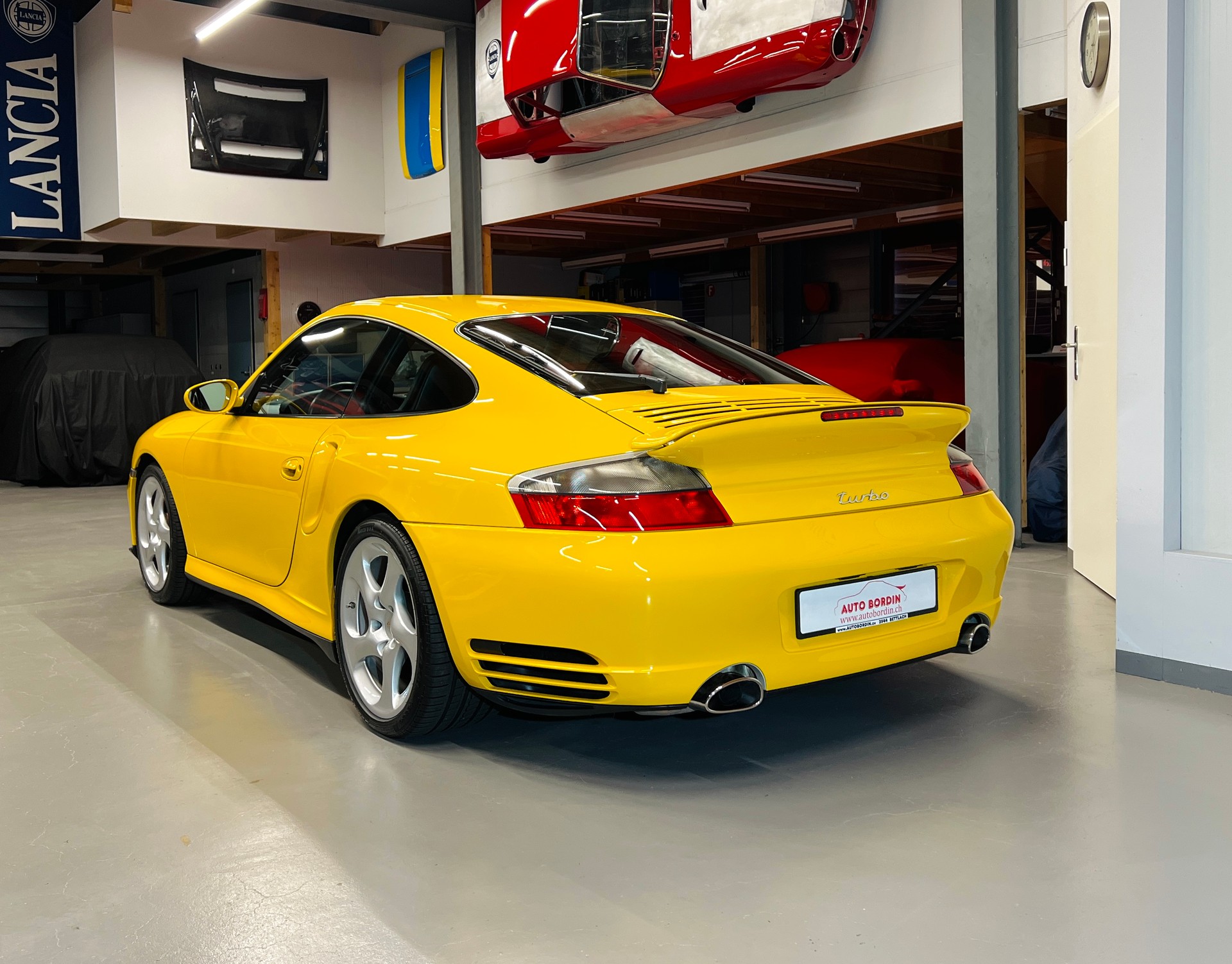 PORSCHE 911 Turbo „Speedgelb“ 1. Lack-image-8