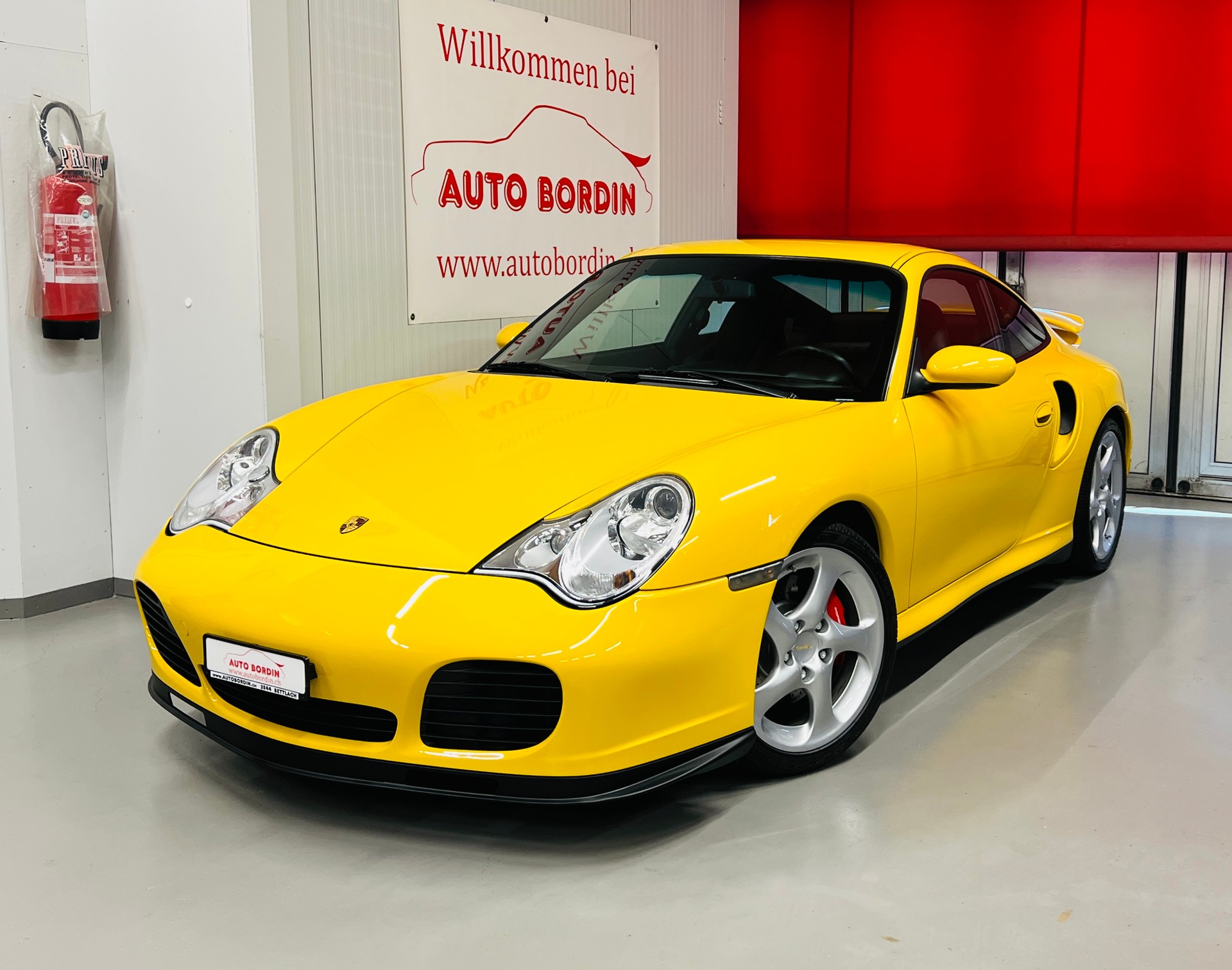 PORSCHE 911 Turbo „Speedgelb“ 1. Lack-image-1