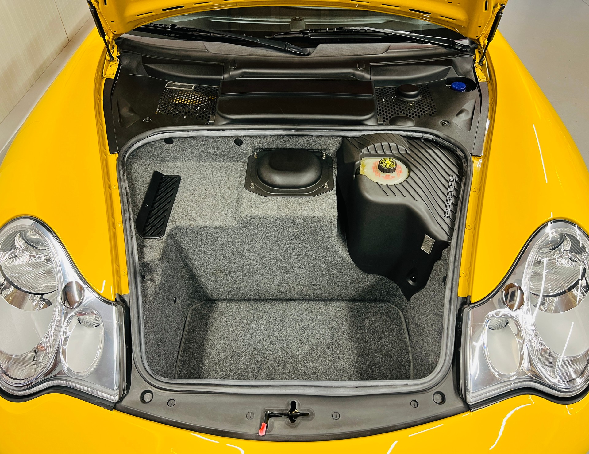 PORSCHE 911 Turbo „Speedgelb“ 1. Lack-image-13