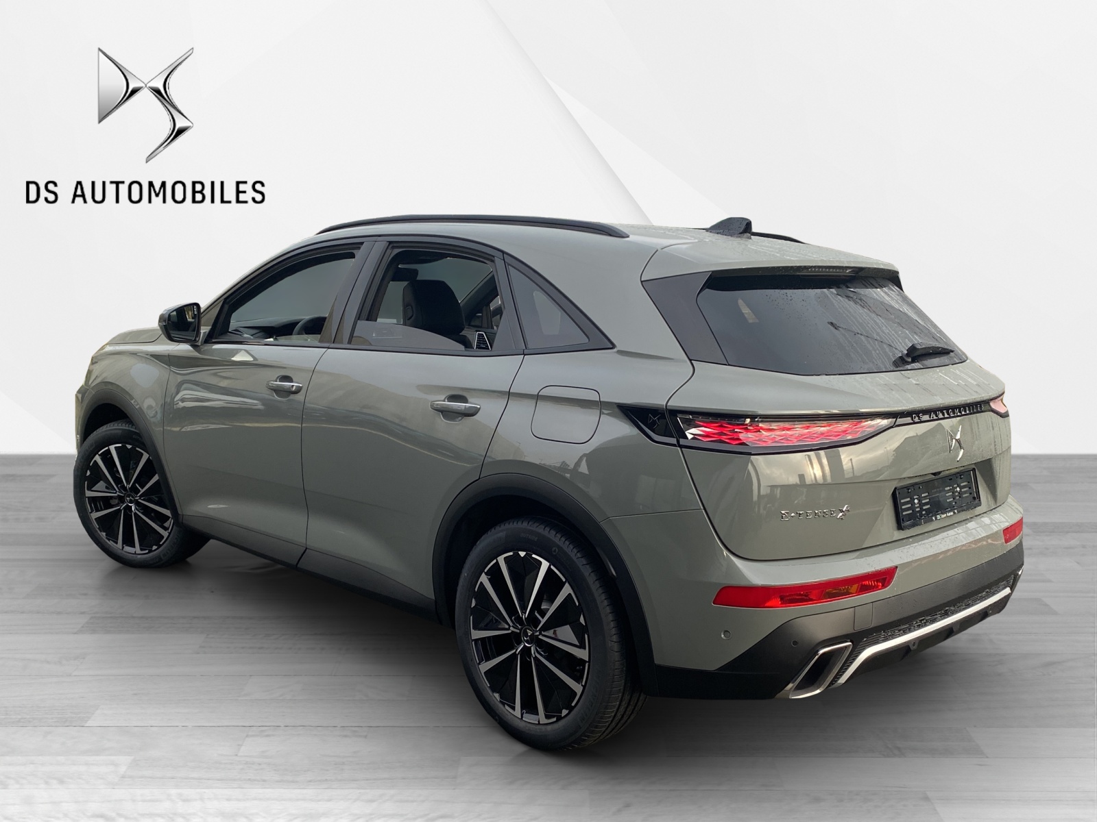 DS AUTOMOBILES DS7 1.6 E-Tense Rivoli 4x4-showroom-element-3