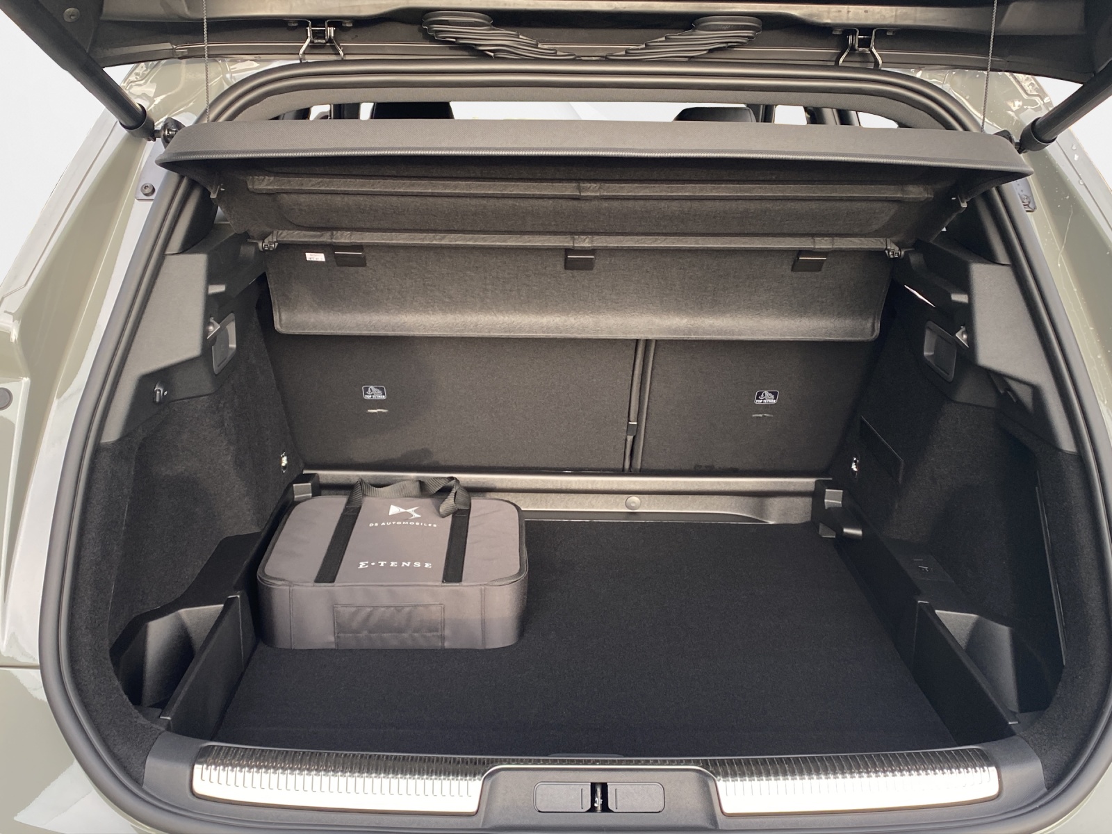 DS AUTOMOBILES DS7 1.6 E-Tense Rivoli 4x4-image-5