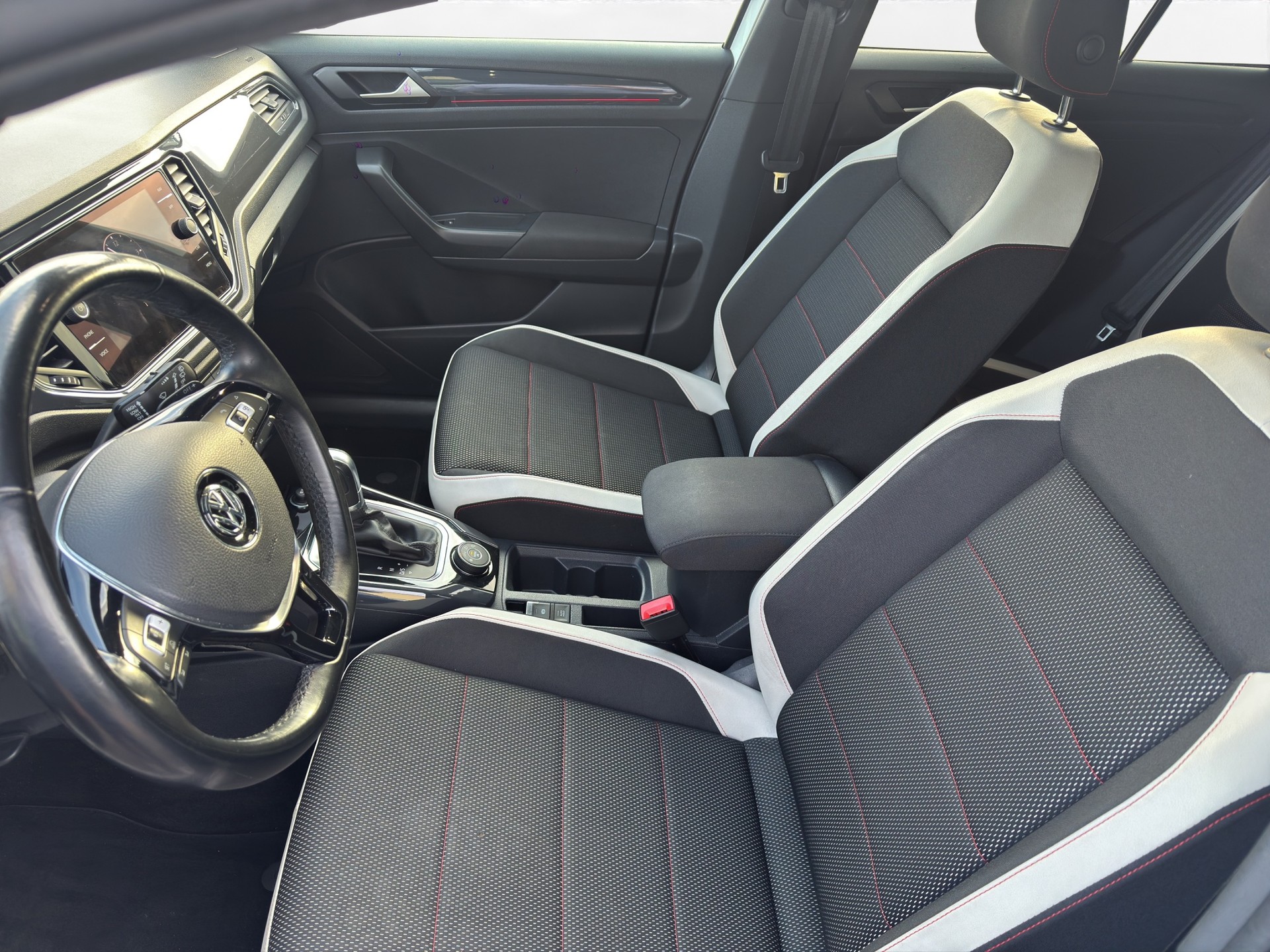 VW T-Roc 2.0 TSI Sport DSG 4Motion-image-8