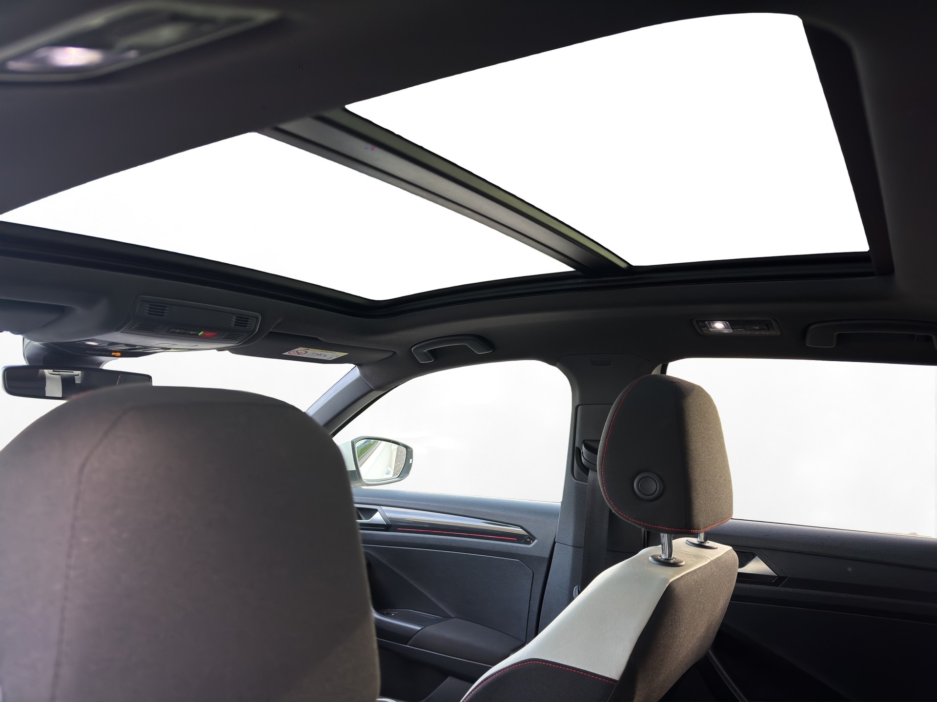 VW T-Roc 2.0 TSI Sport DSG 4Motion-image-11