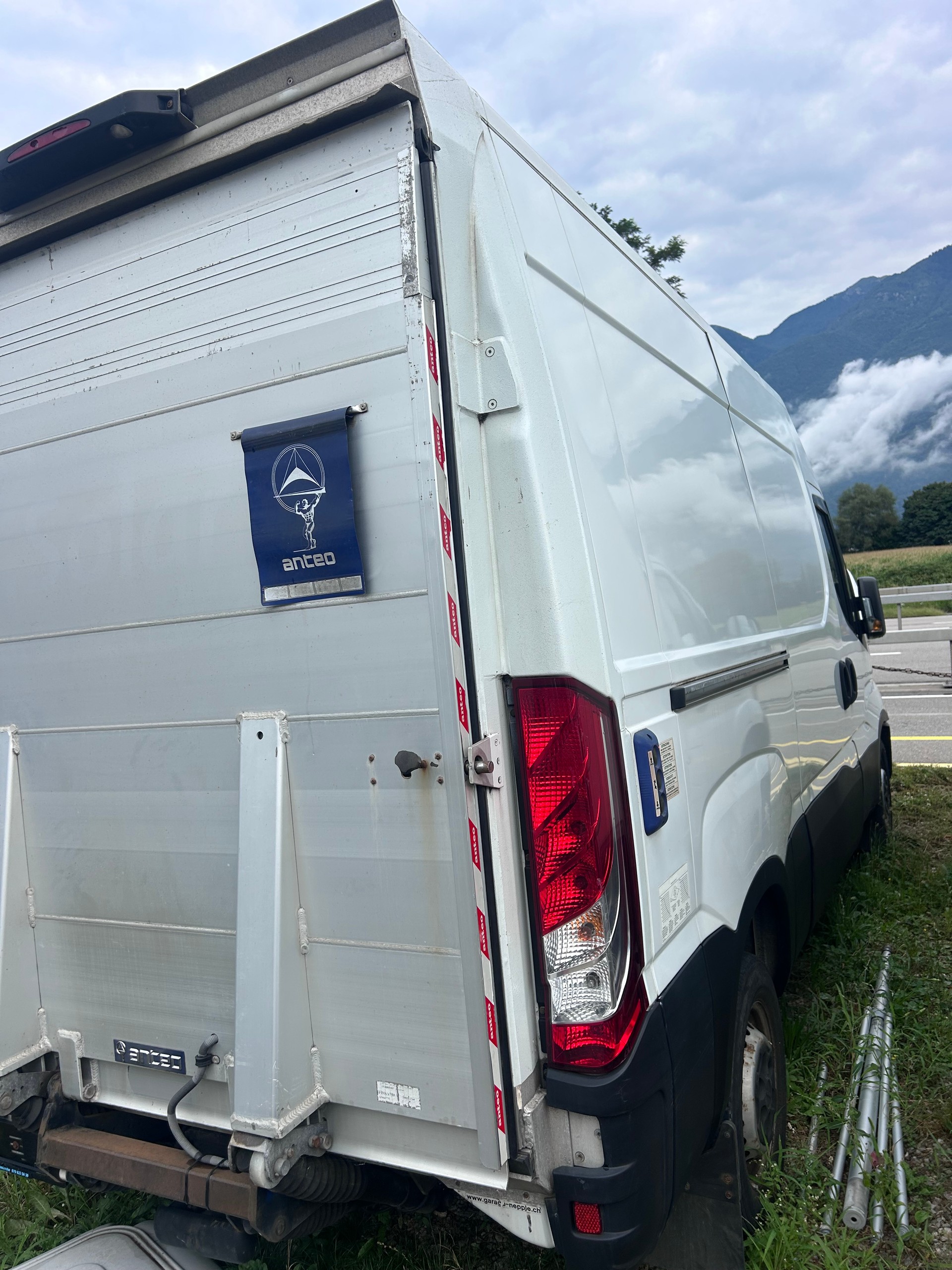 IVECO 33 S 15 V-image-4