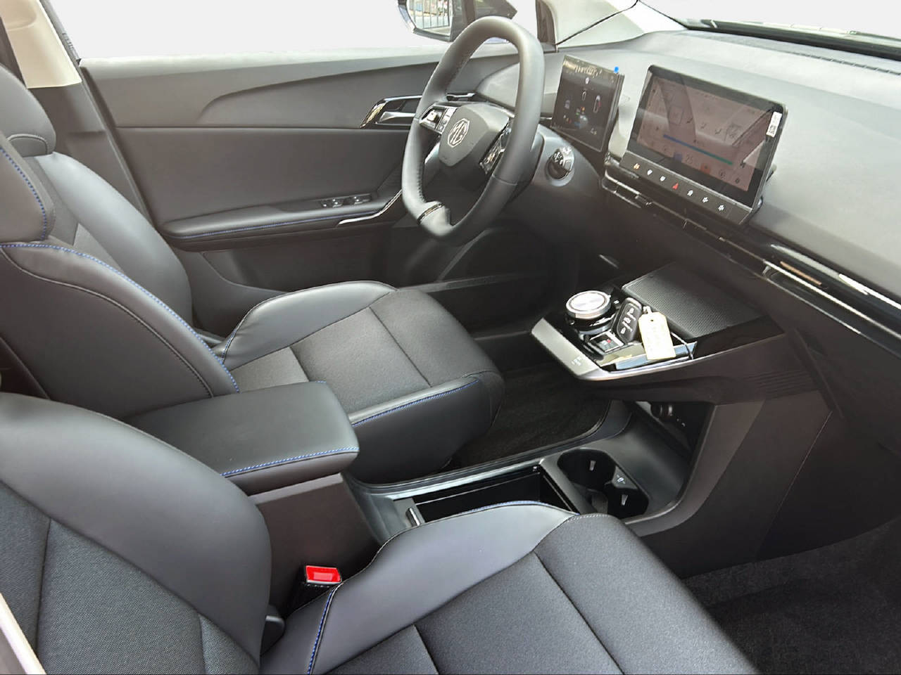 MG 4 64kWh Luxury-image-12
