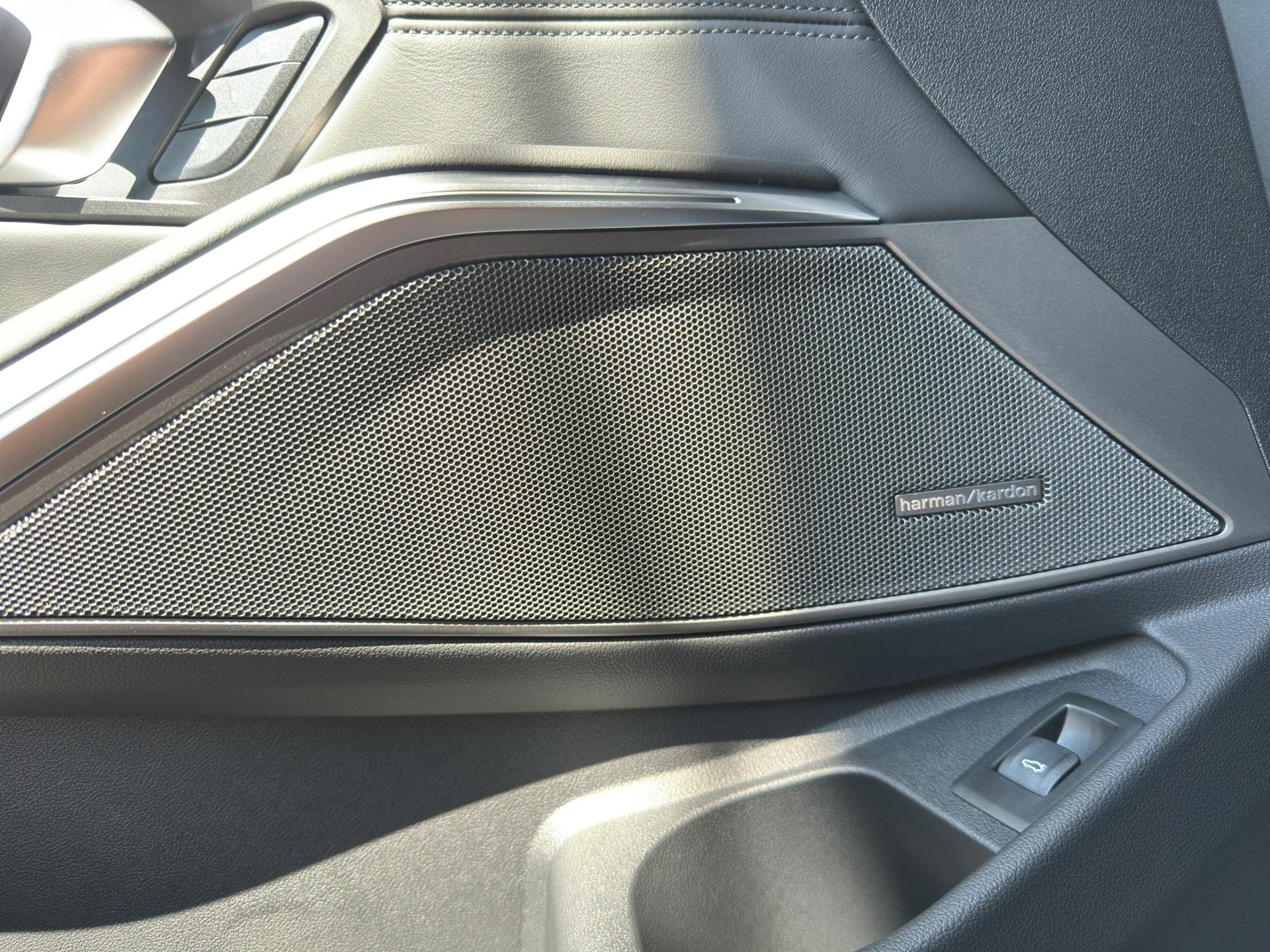 BMW M3 Competition xDrive Touring-image-14