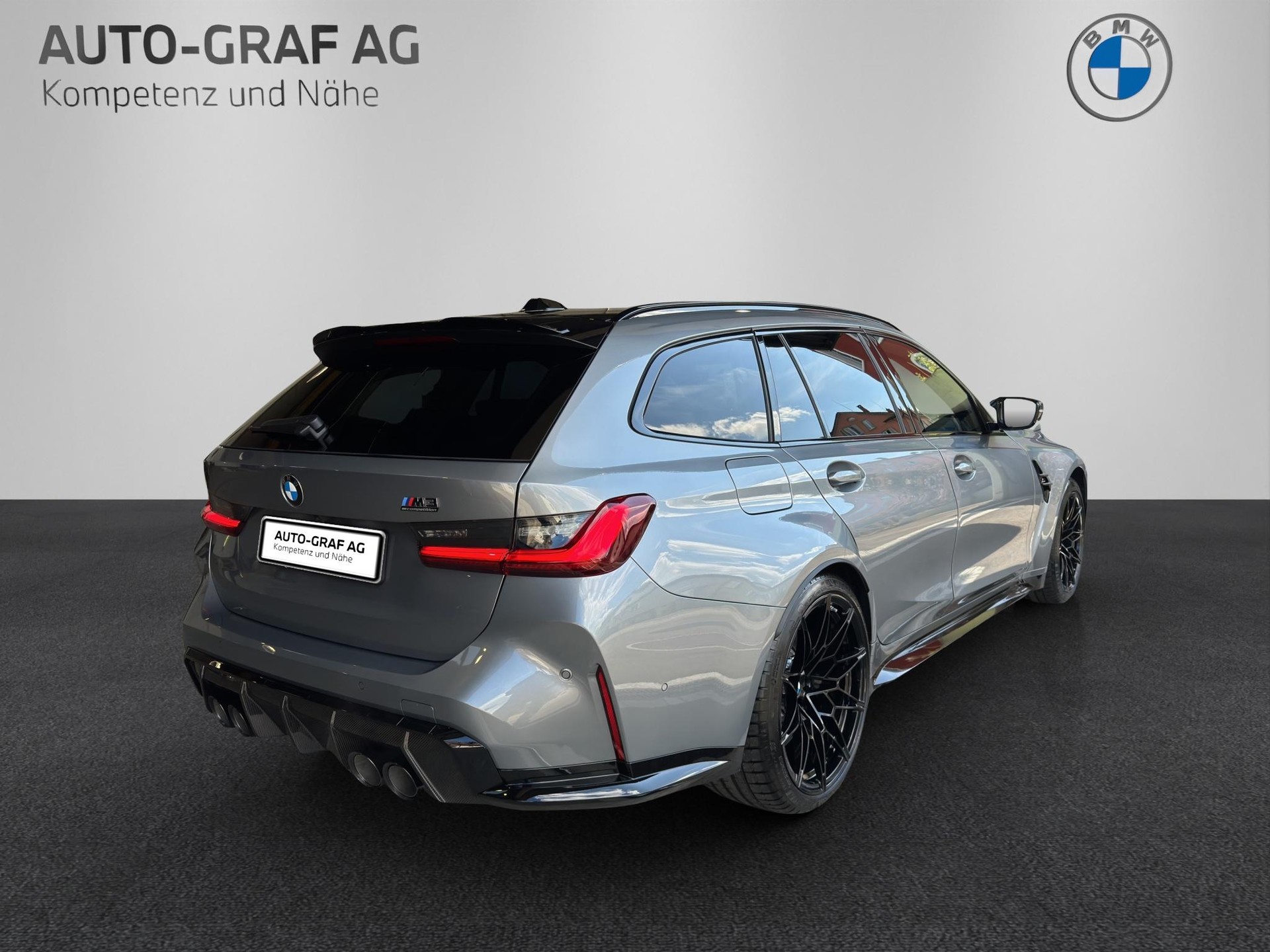 BMW M3 Competition xDrive Touring-image-4