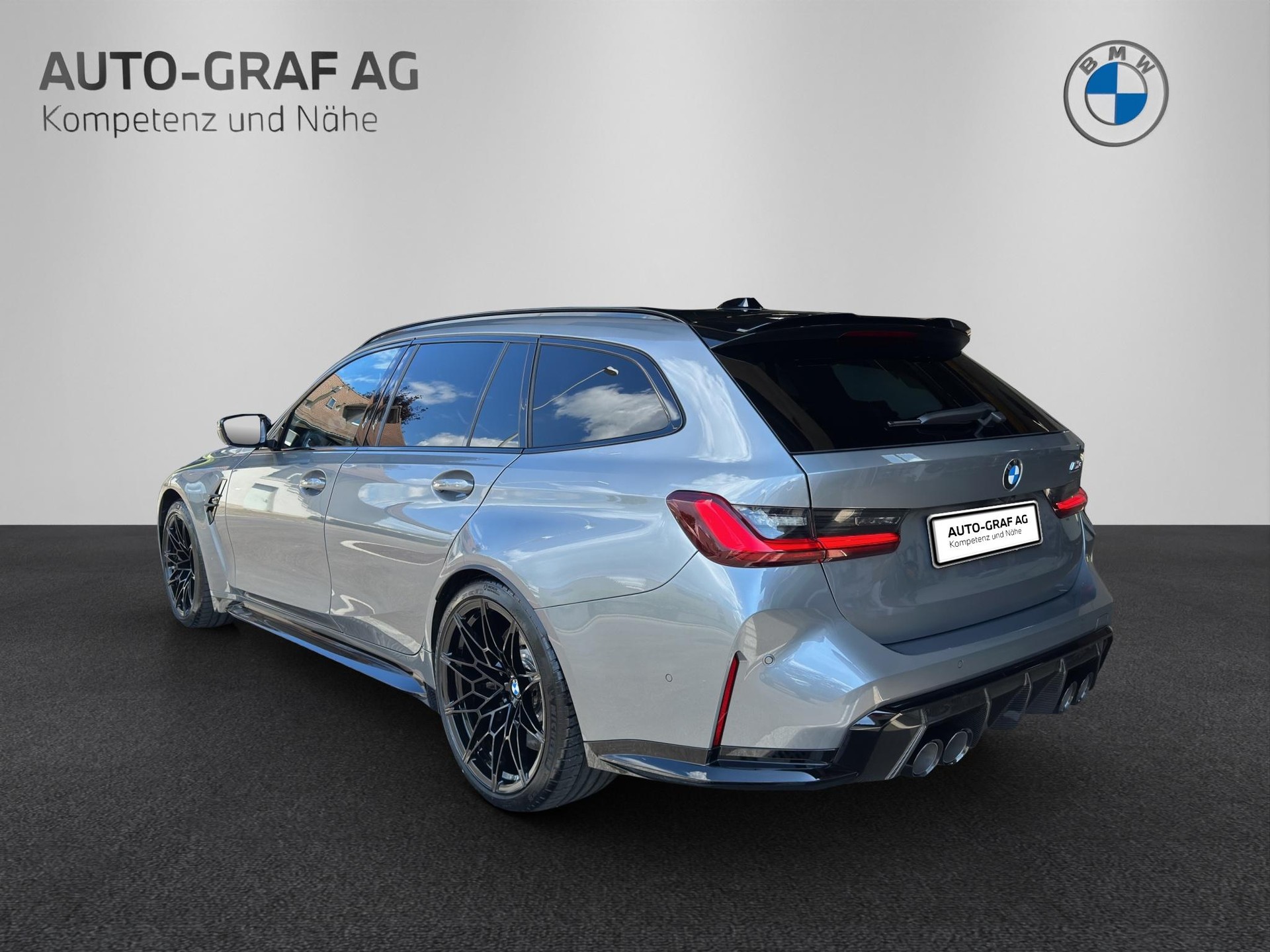 BMW M3 Competition xDrive Touring-image-2