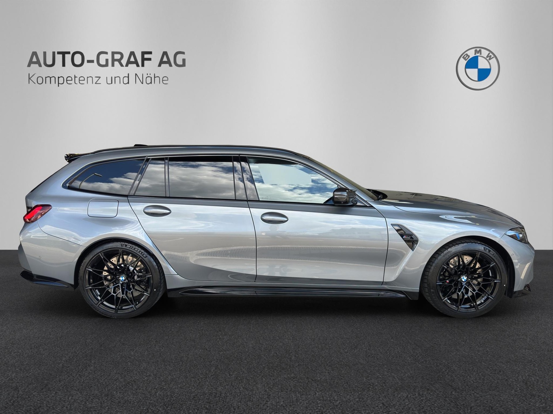 BMW M3 Competition xDrive Touring-image-5