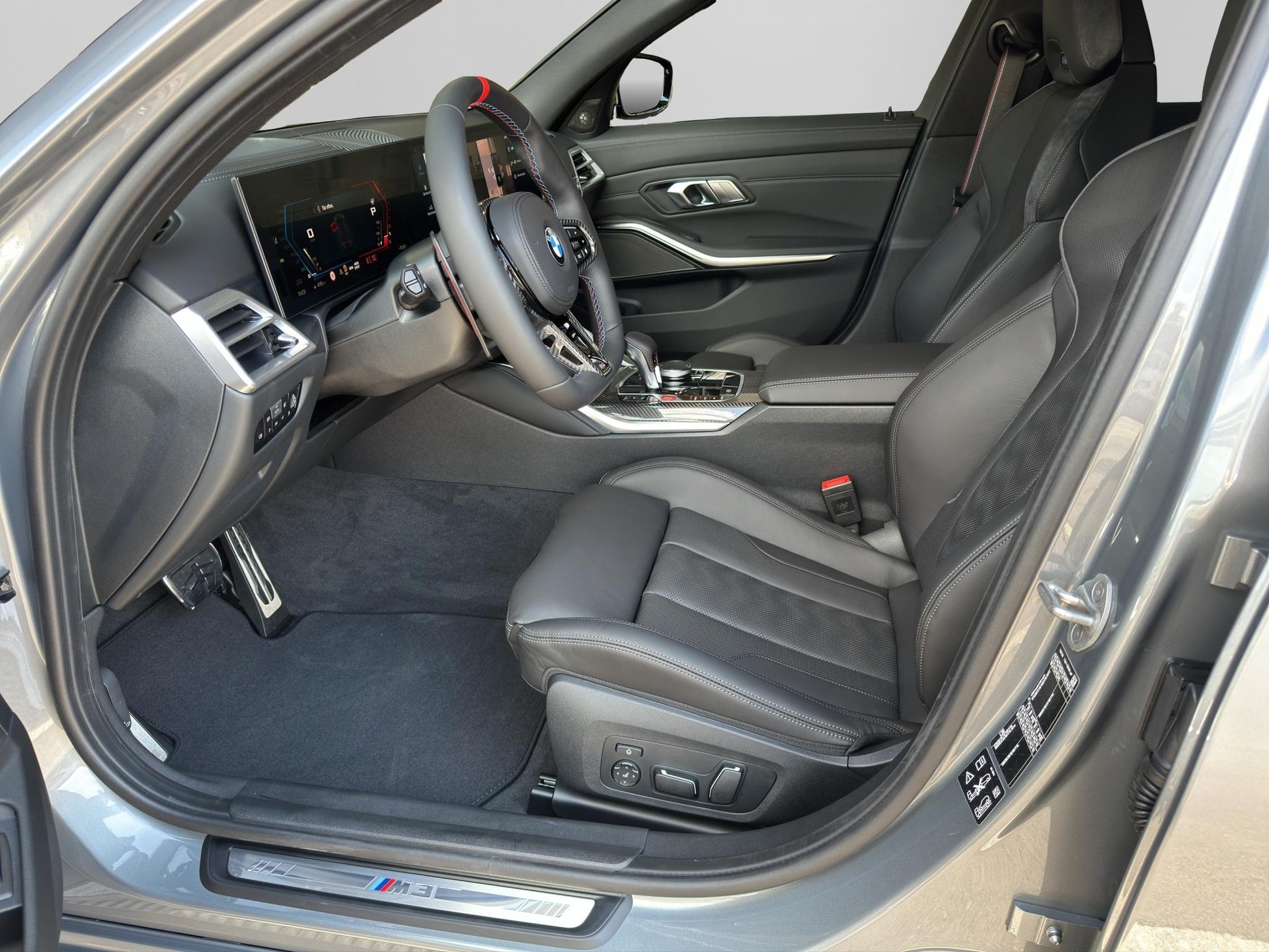BMW M3 Competition xDrive Touring-image-11