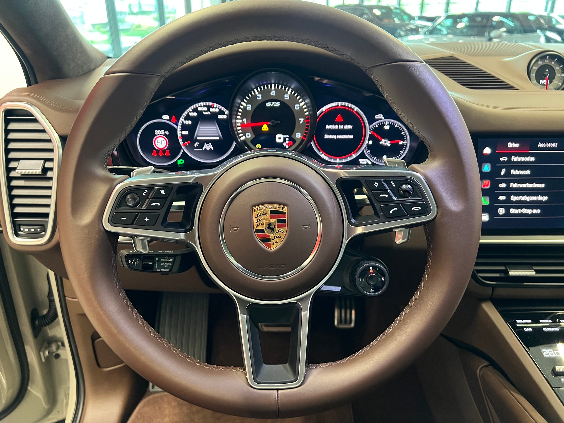PORSCHE Cayenne GTS Coupé-image-28