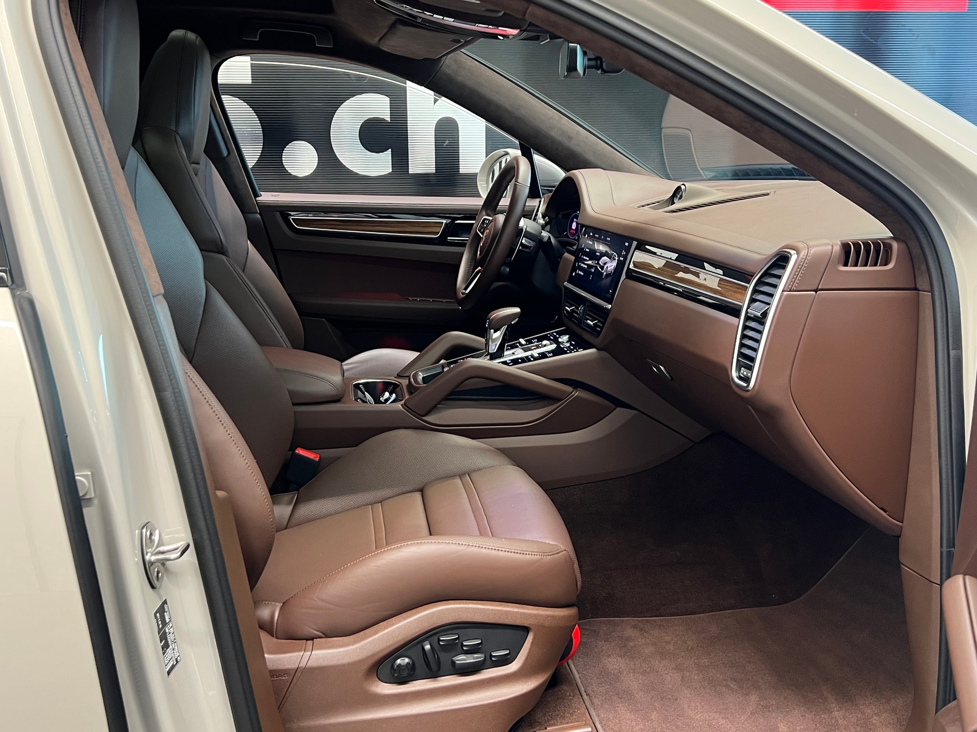 PORSCHE Cayenne GTS Coupé-image-22