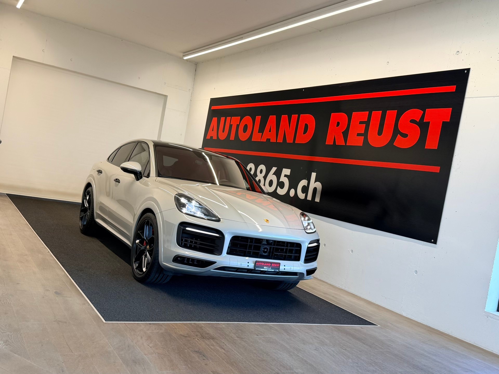 PORSCHE Cayenne GTS Coupé-image-0