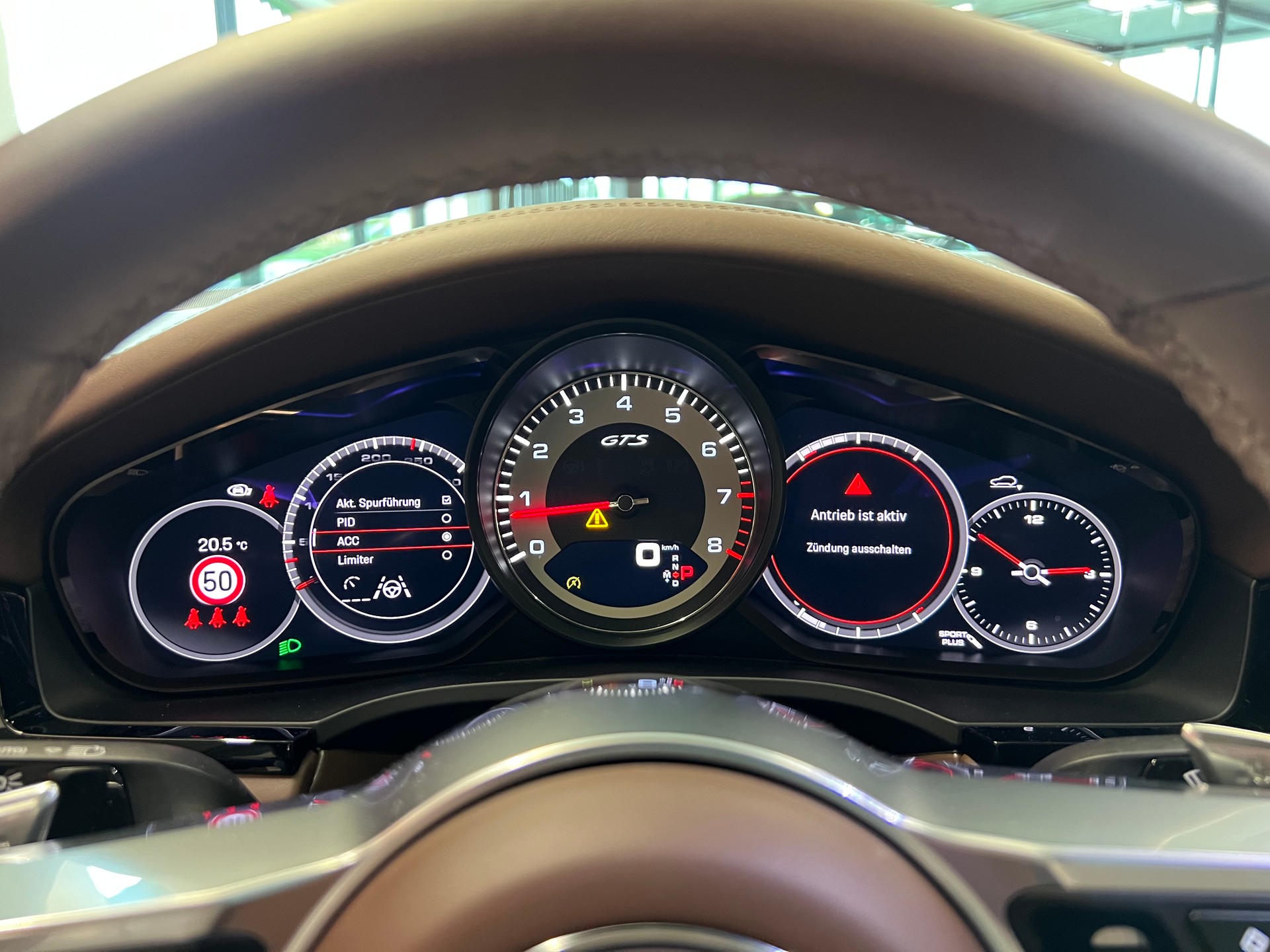 PORSCHE Cayenne GTS Coupé-image-29