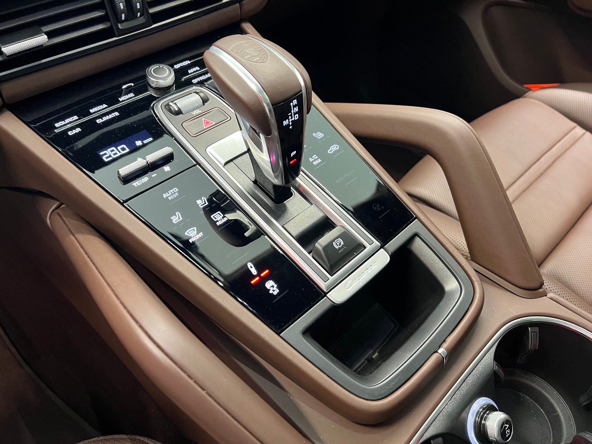 PORSCHE Cayenne GTS Coupé-image-24