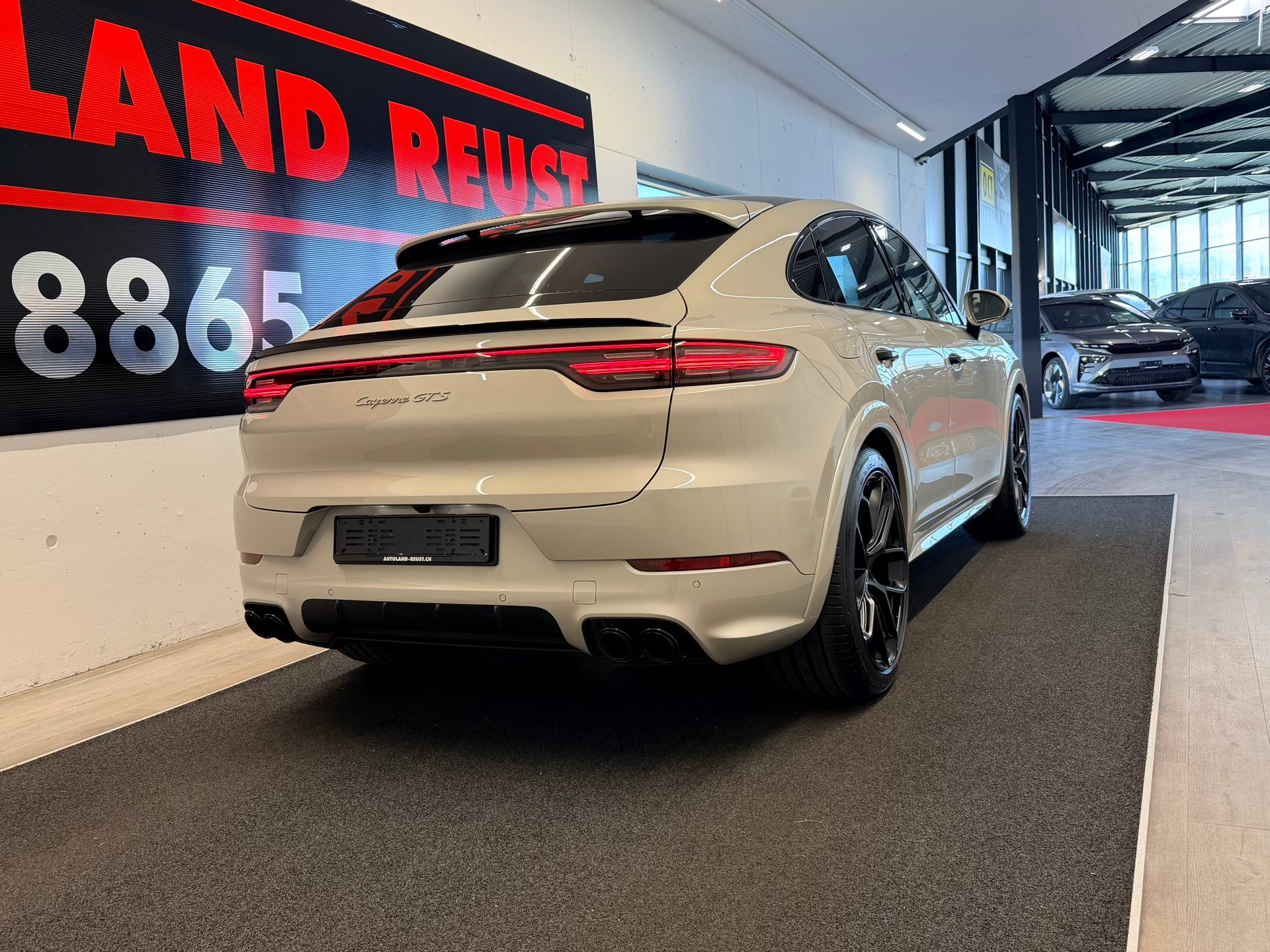 PORSCHE Cayenne GTS Coupé-image-6