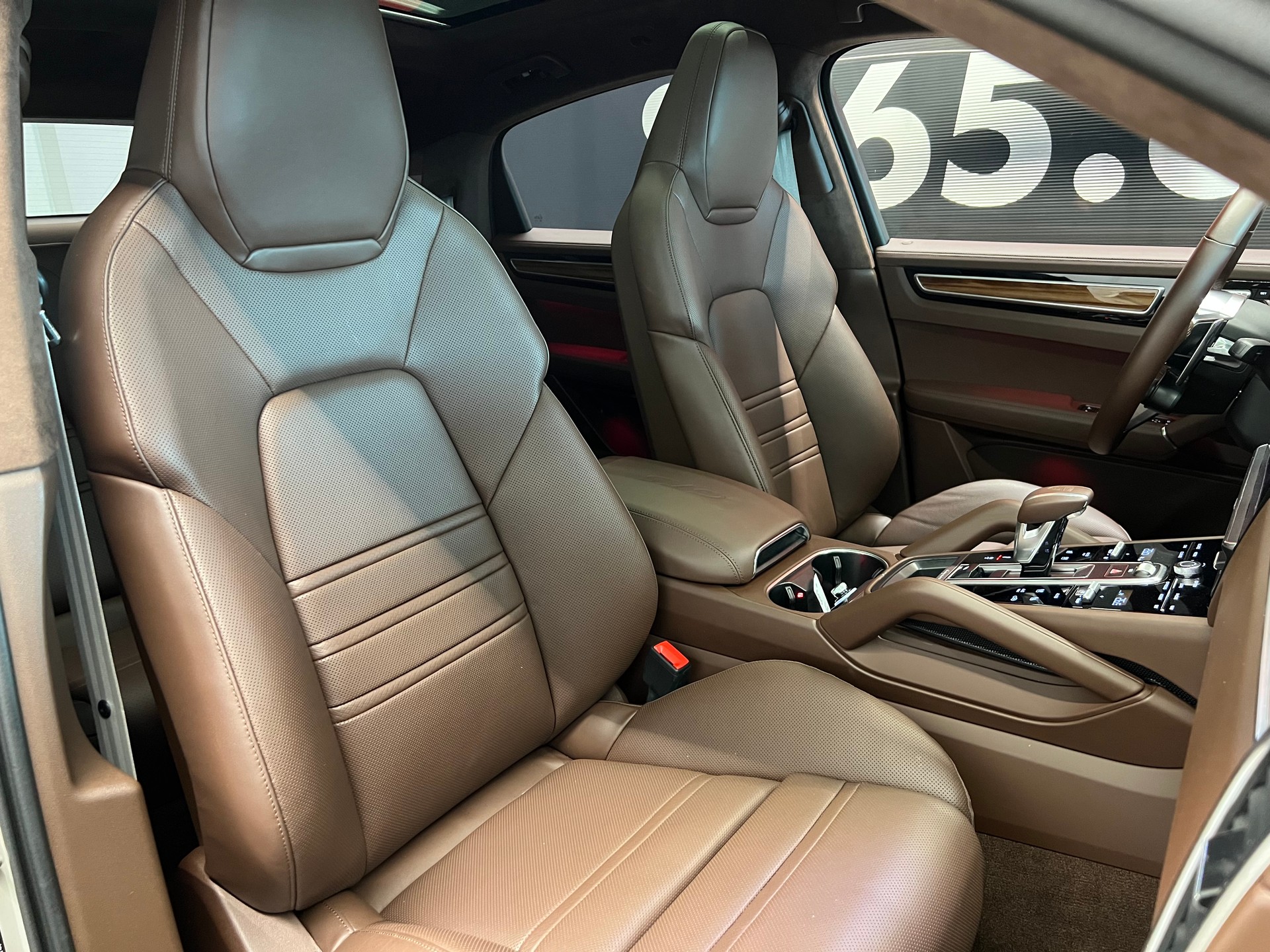 PORSCHE Cayenne GTS Coupé-image-23