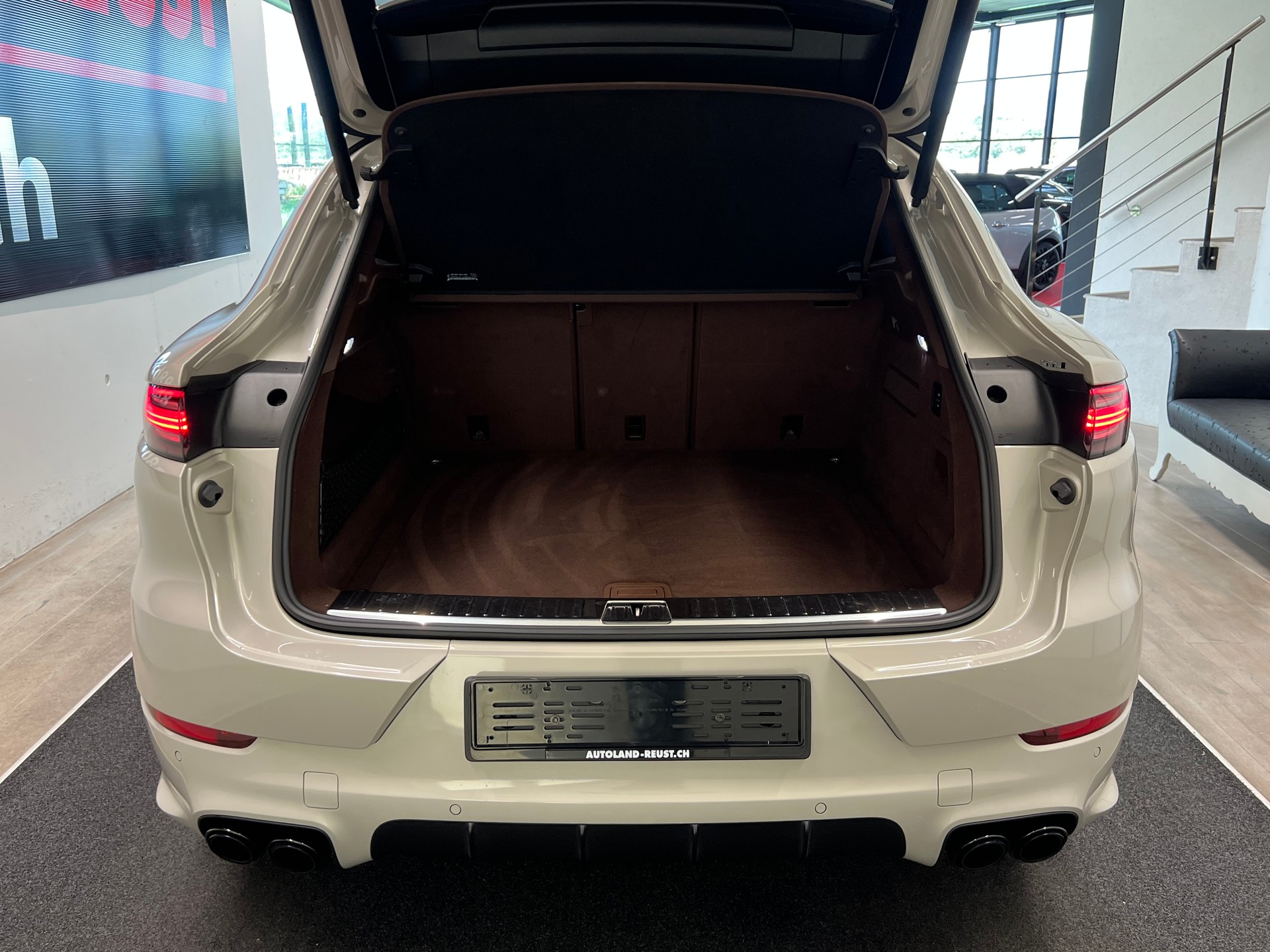PORSCHE Cayenne GTS Coupé-image-9