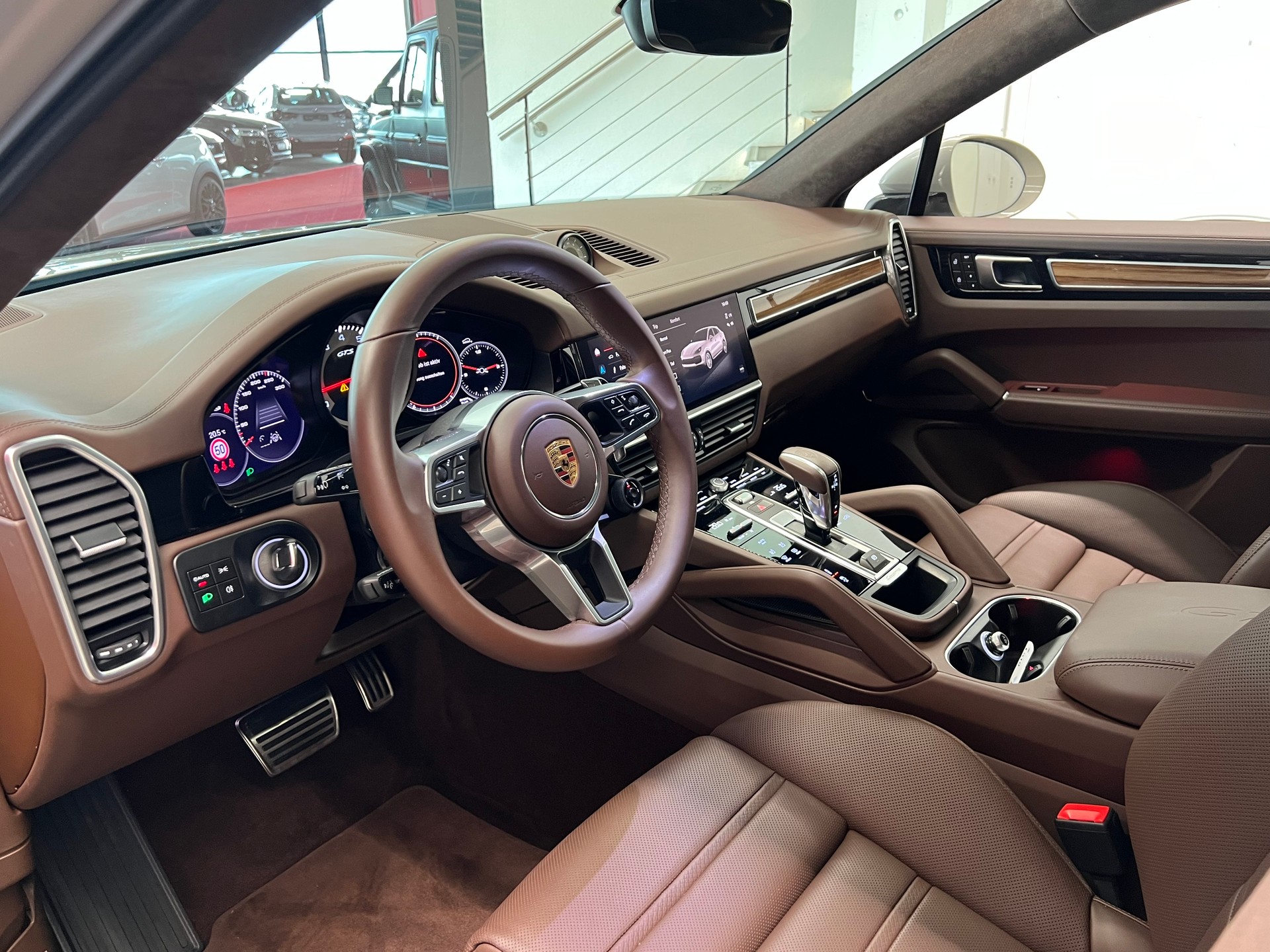 PORSCHE Cayenne GTS Coupé-image-10
