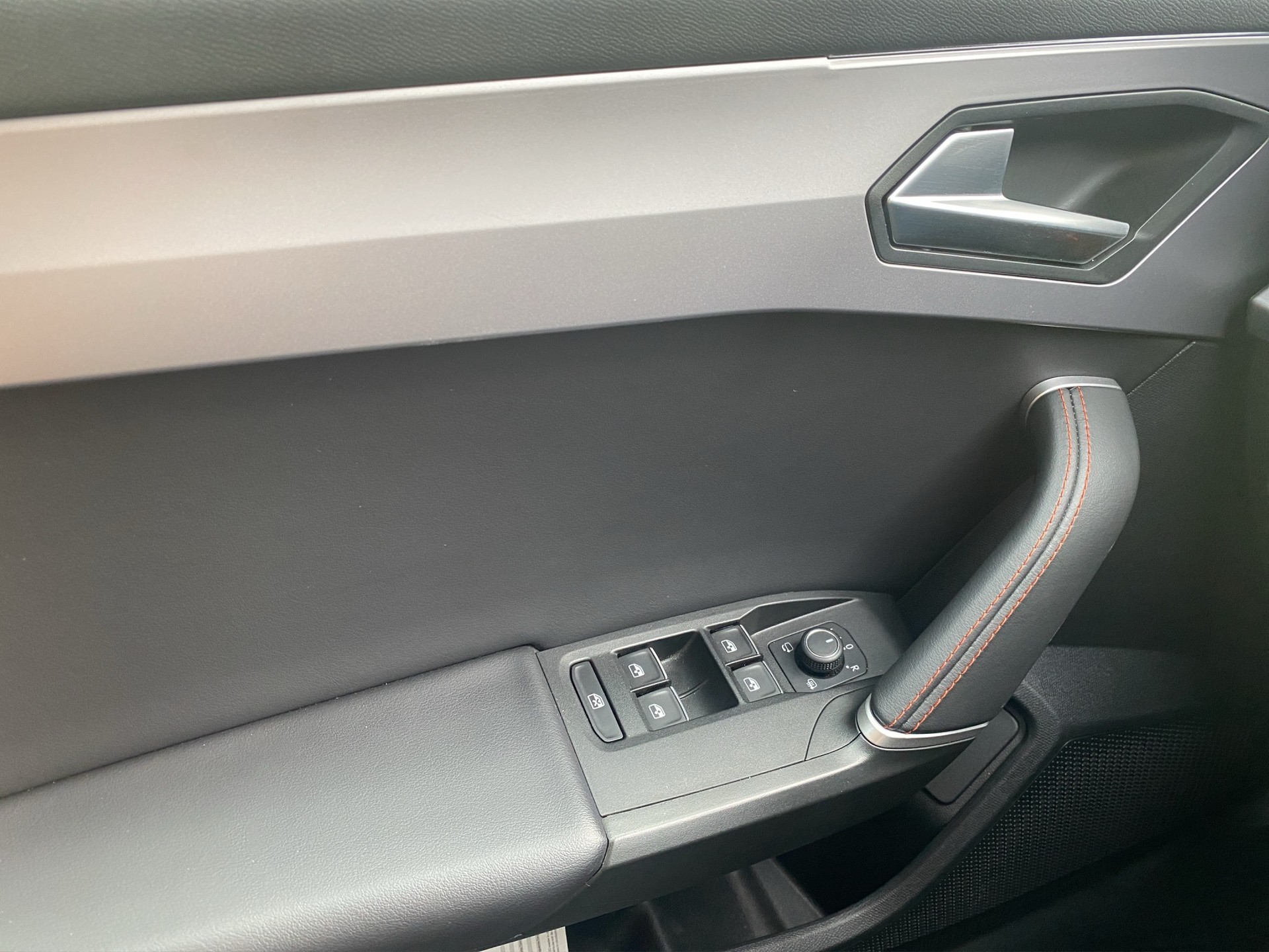 SEAT Leon 1.4 eHybrid pHEV DSG FR-image-11