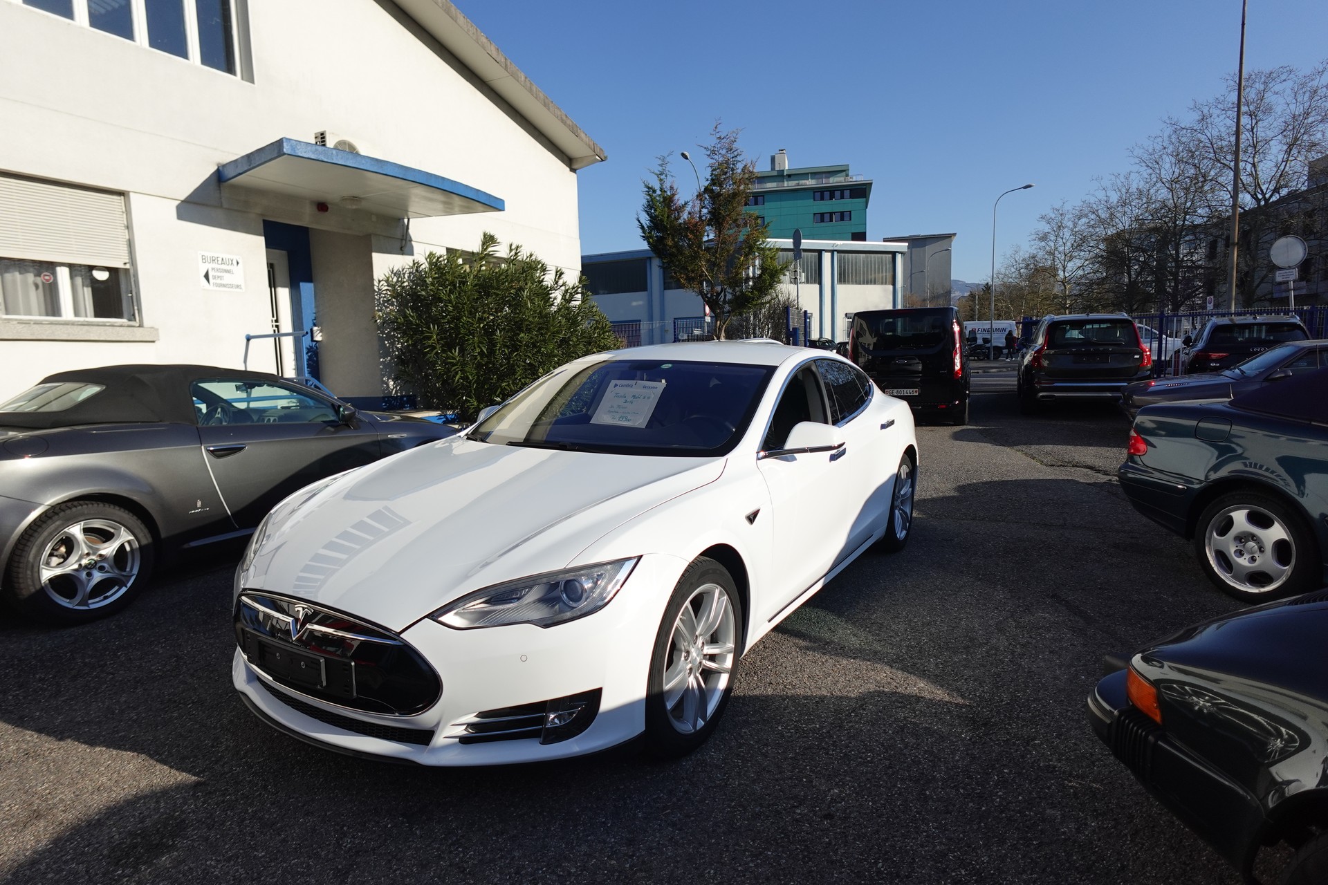 TESLA Model S 85-image-0