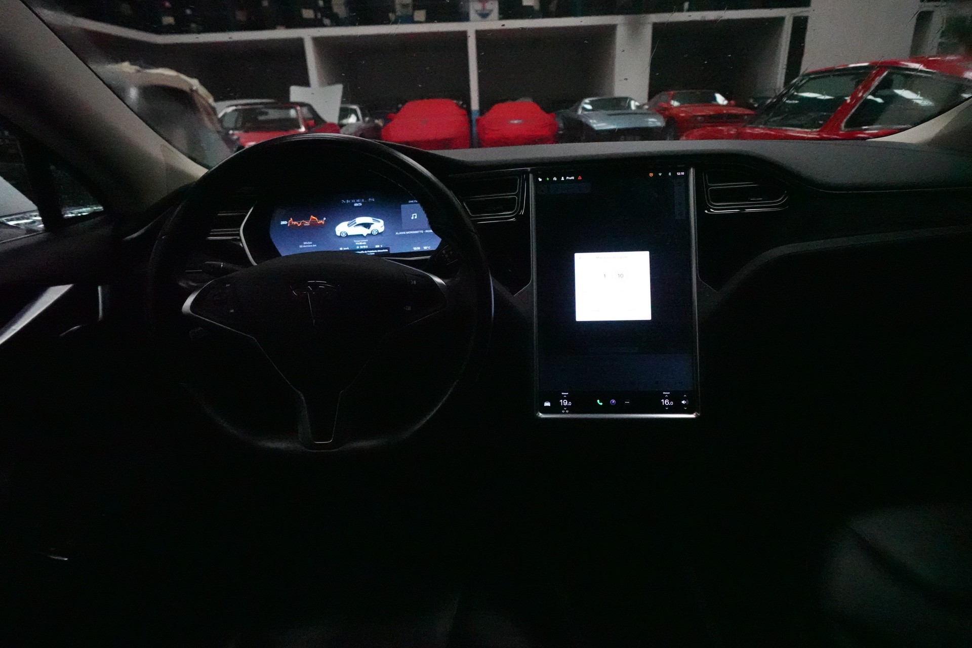 TESLA Model S 85-image-4