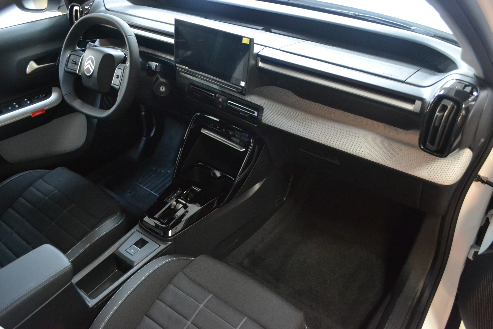 CITROEN e-C3 44kWh Max-image-6