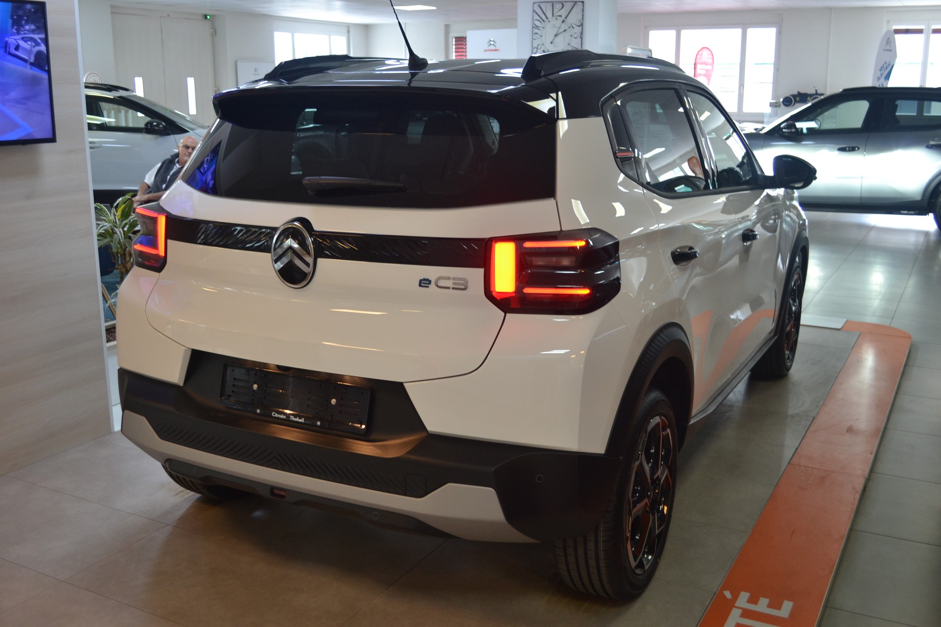 CITROEN e-C3 44kWh Max-image-12
