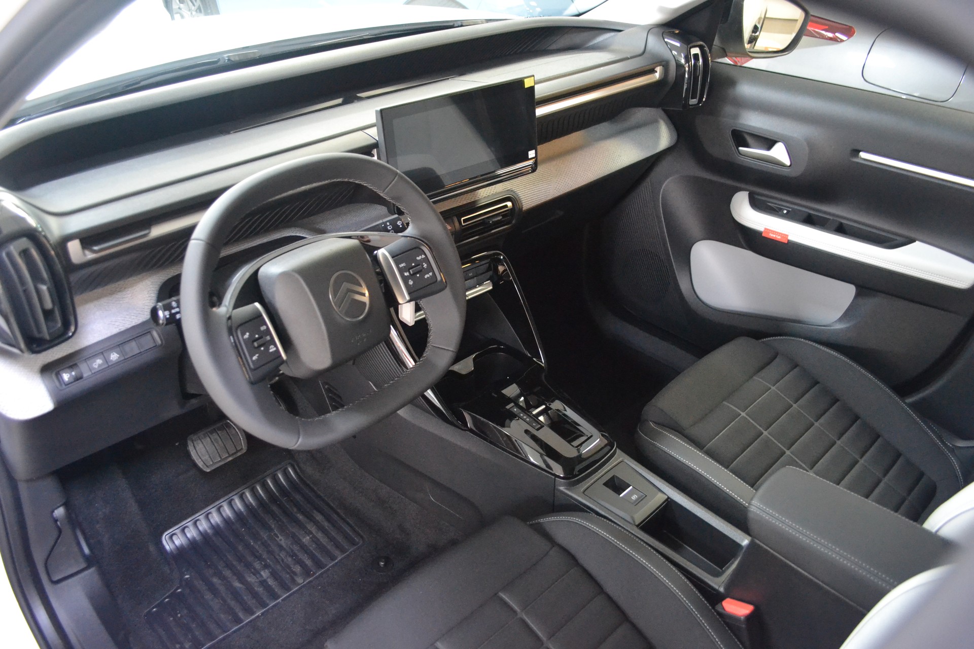 CITROEN e-C3 44kWh Max-image-4