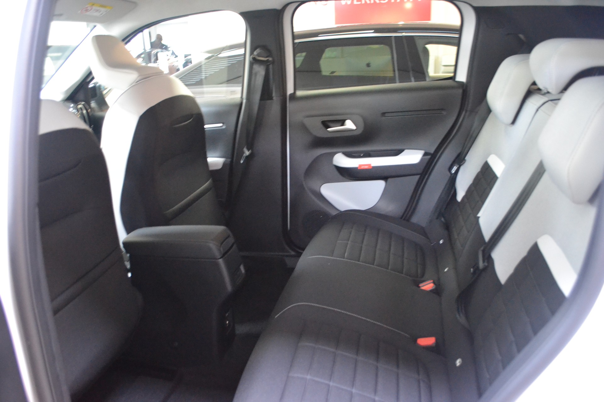 CITROEN e-C3 44kWh Max-image-7