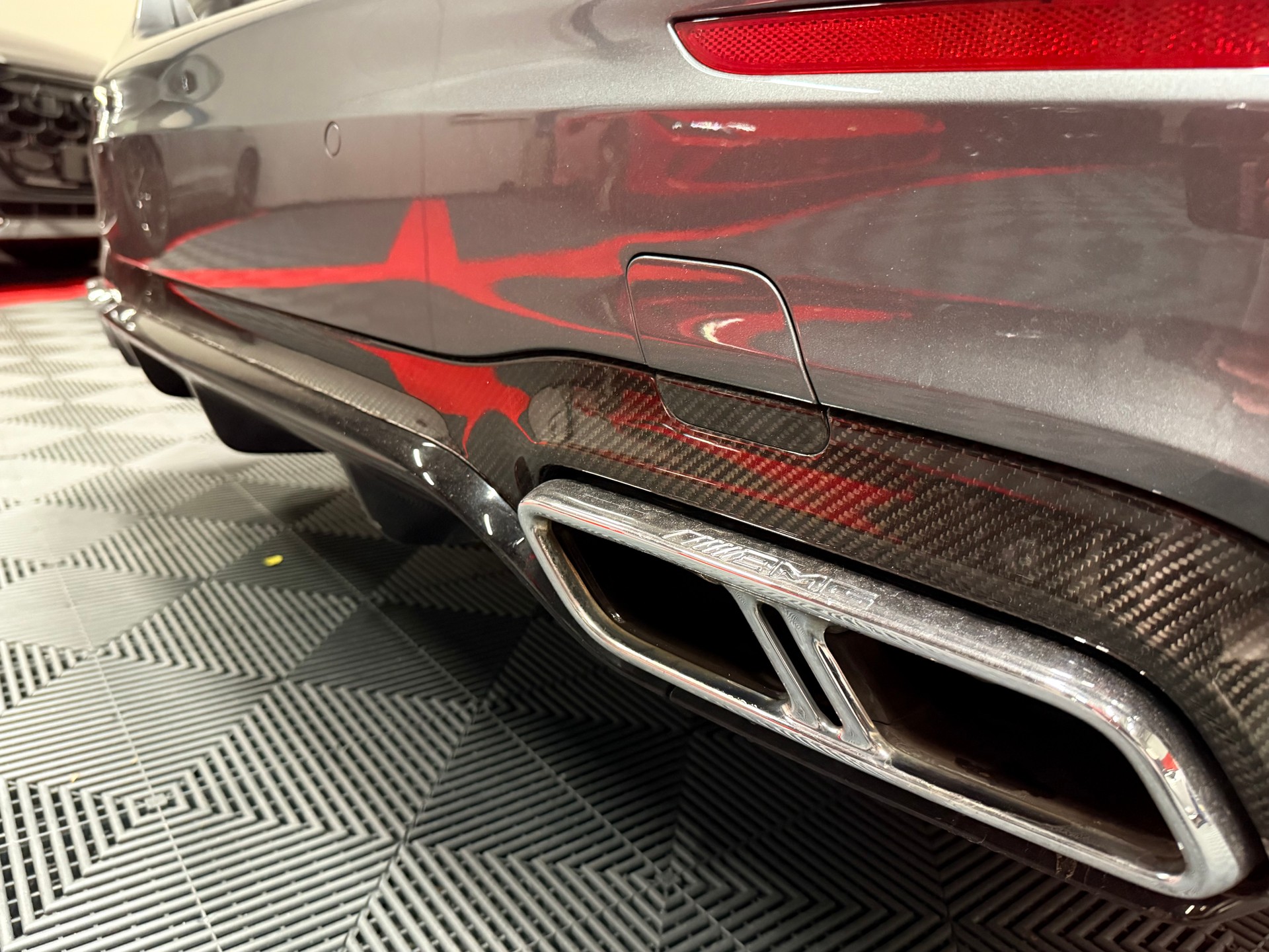 MERCEDES-BENZ E 63 S AMG 4matic+-image-10