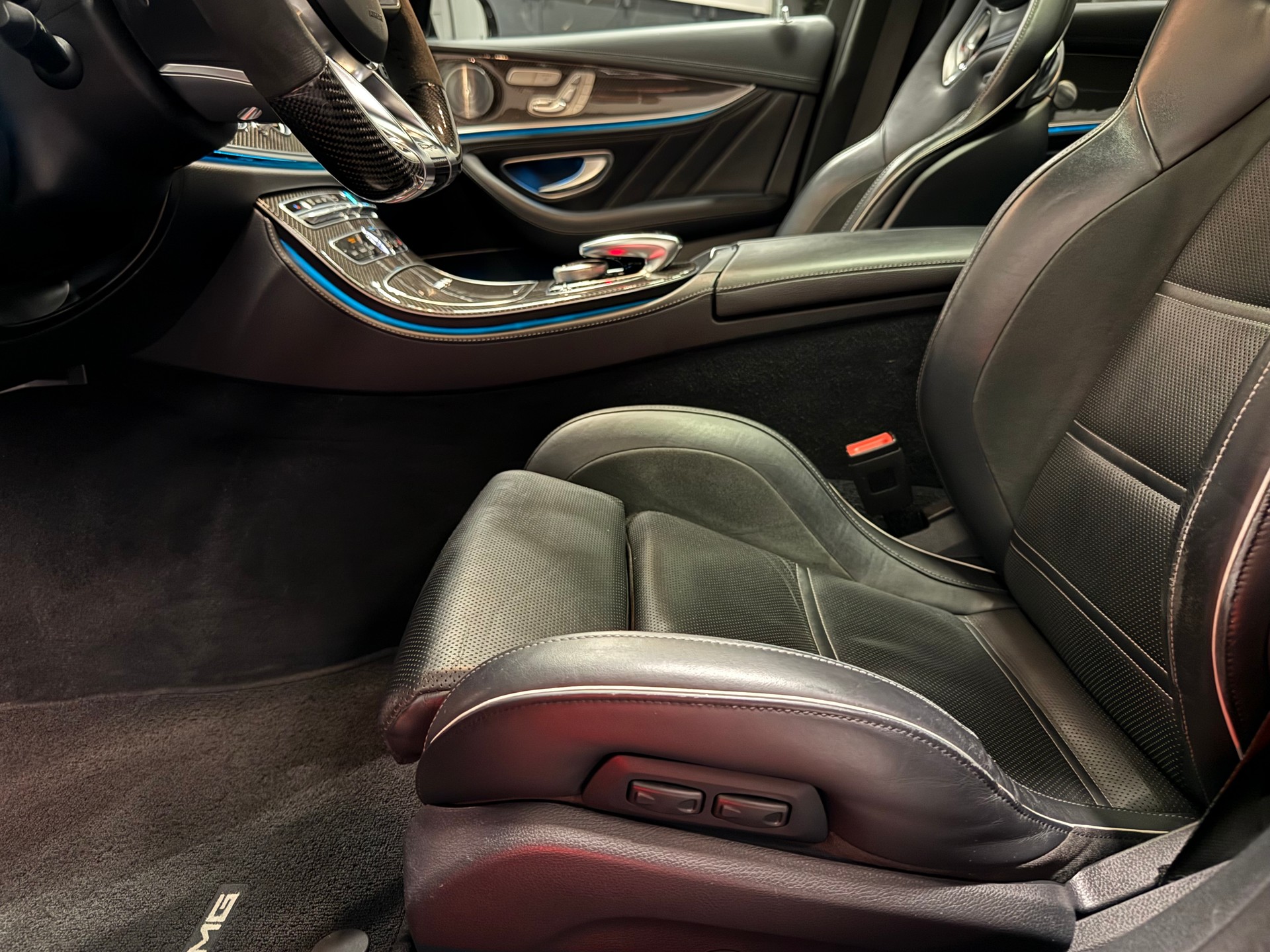 MERCEDES-BENZ E 63 S AMG 4matic+-image-13