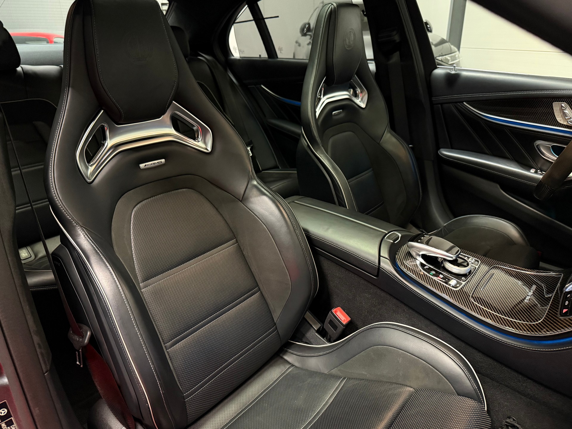 MERCEDES-BENZ E 63 S AMG 4matic+-image-9