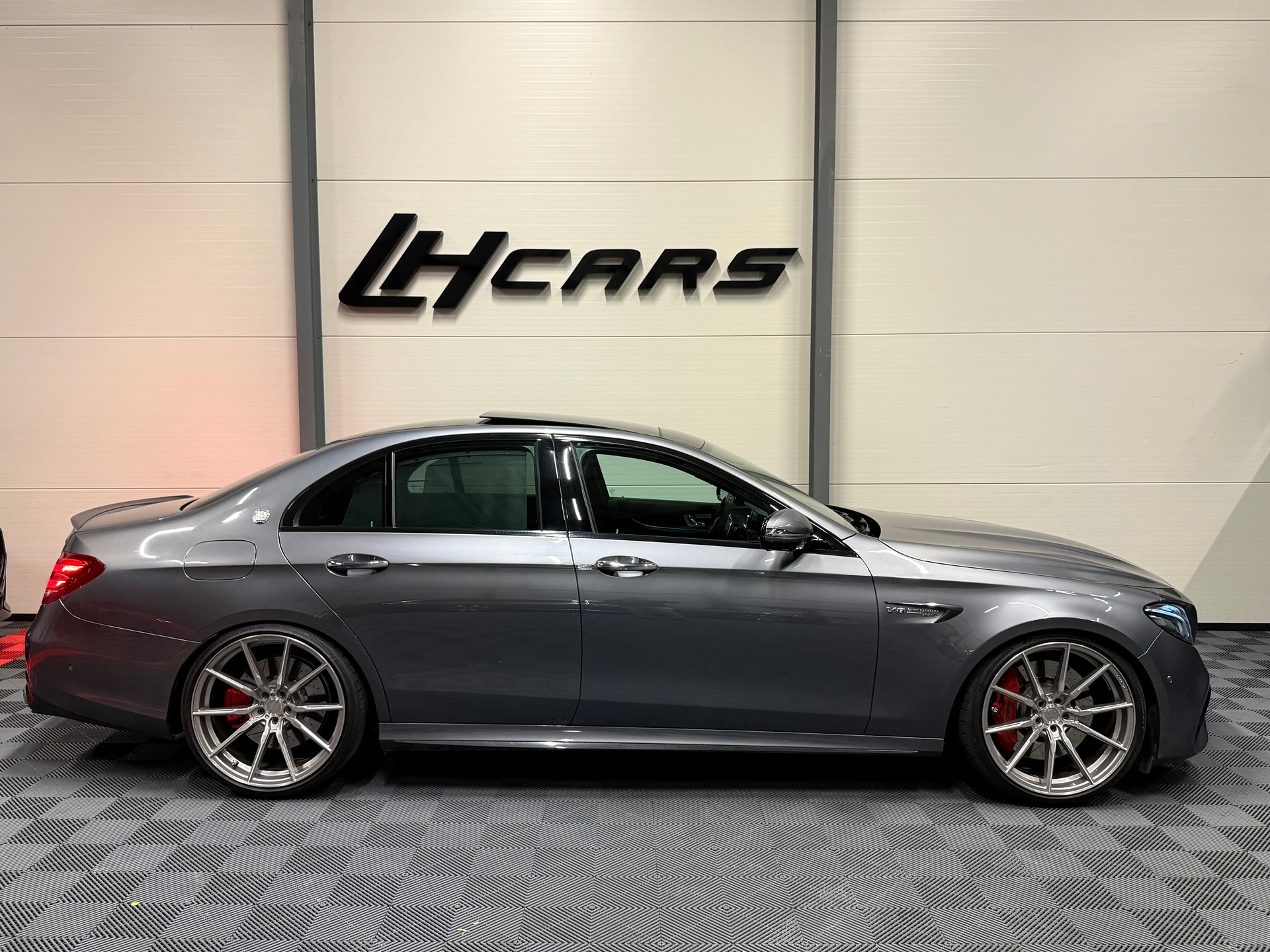 MERCEDES-BENZ E 63 S AMG 4matic+-image-5
