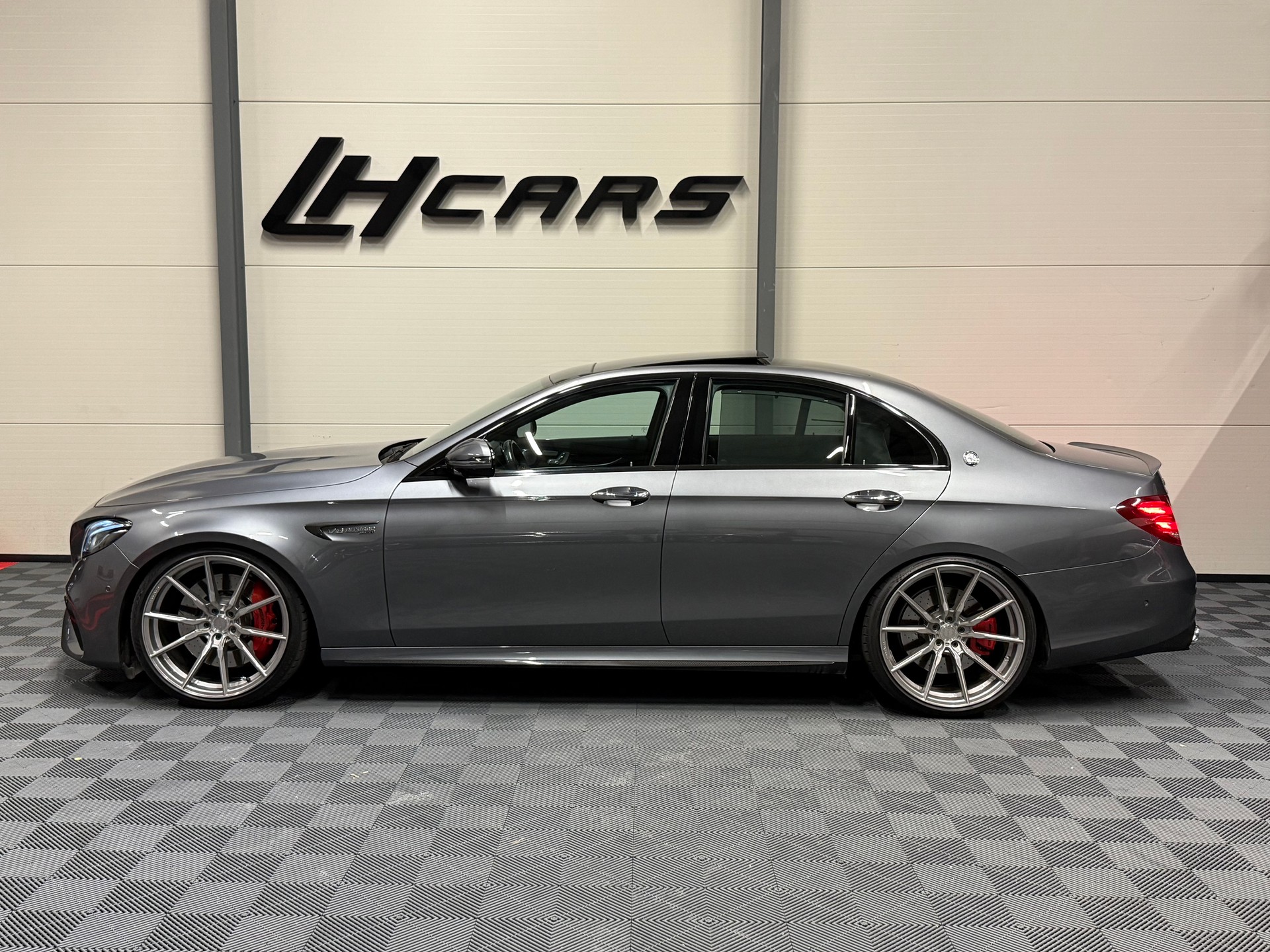 MERCEDES-BENZ E 63 S AMG 4matic+-image-2