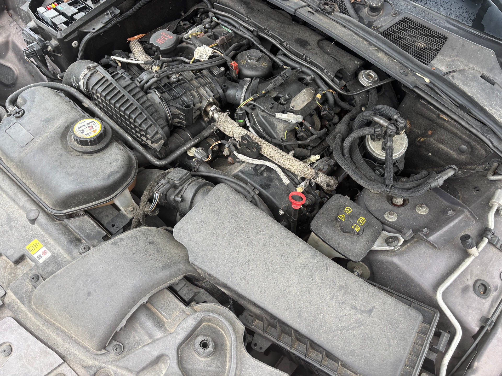 JAGUAR XF 2.7d V6 Premium Luxury-image-14