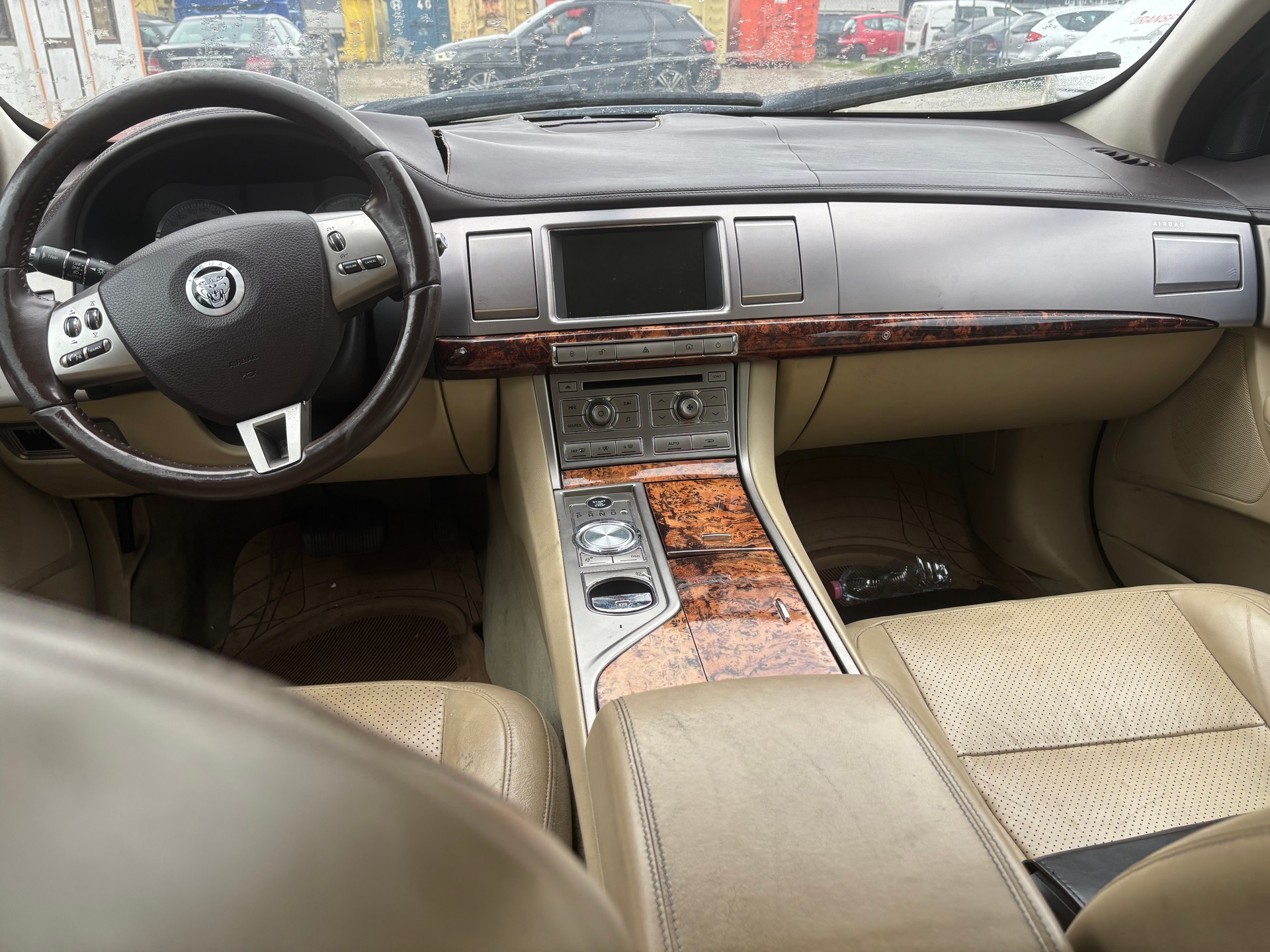 JAGUAR XF 2.7d V6 Premium Luxury-image-8