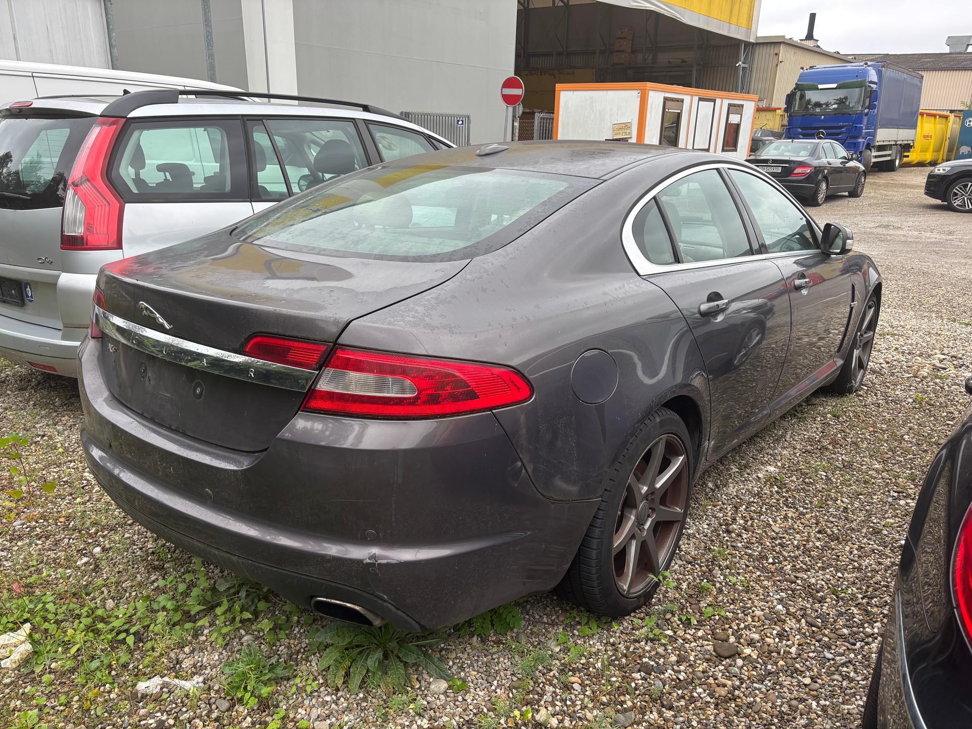 JAGUAR XF 2.7d V6 Premium Luxury-image-3