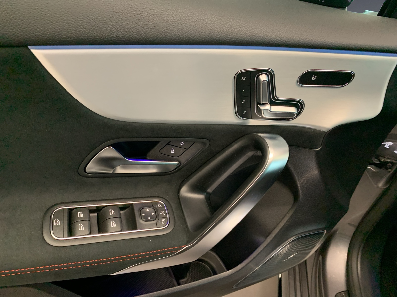 MERCEDES-BENZ A 35 AMG 4MATIC-image-5