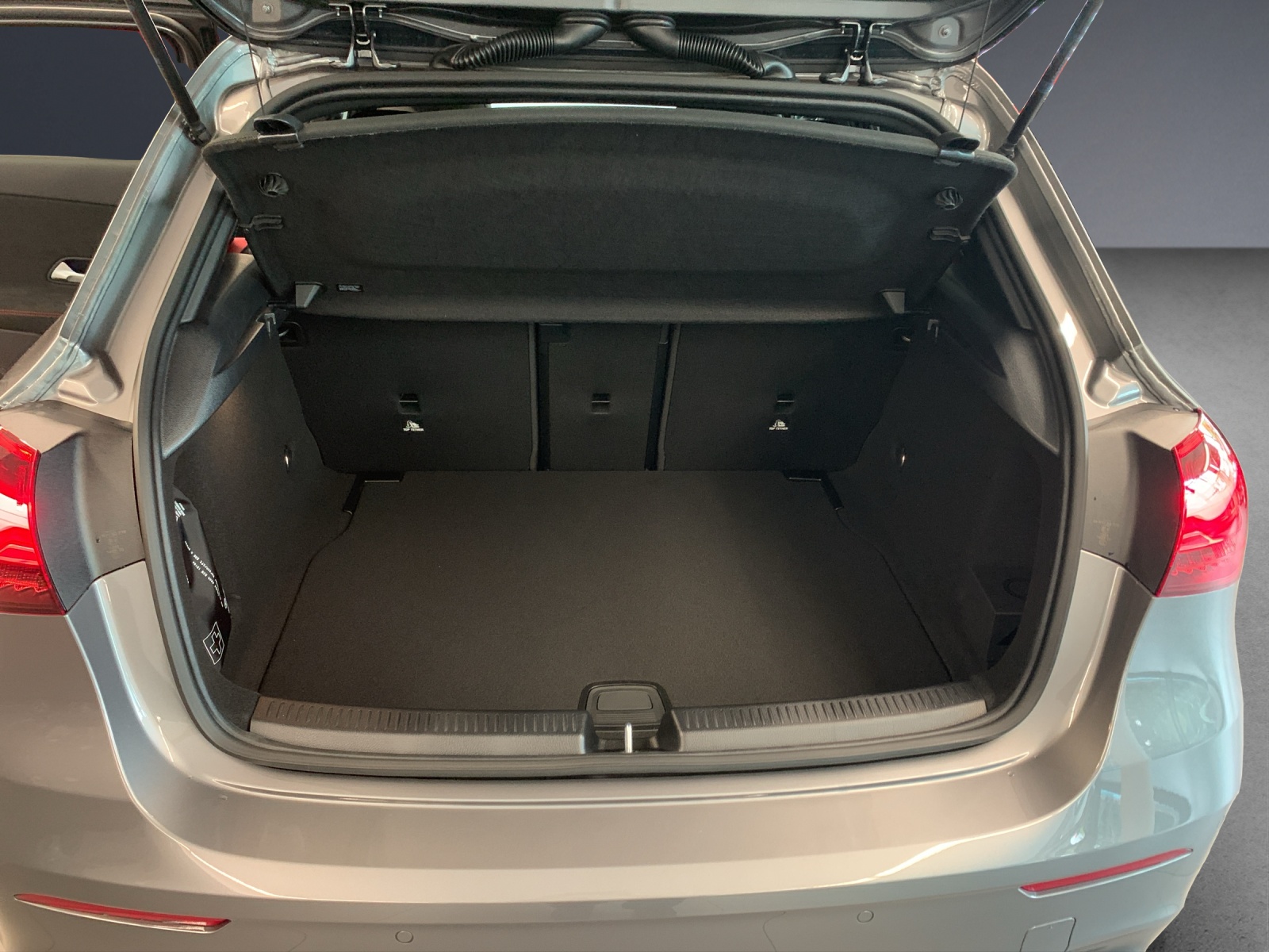 MERCEDES-BENZ A 35 AMG 4MATIC-image-11