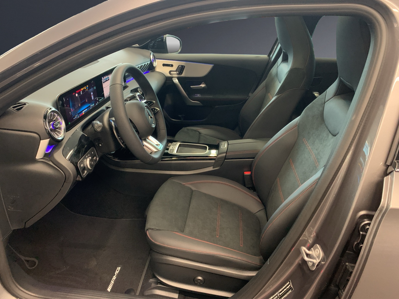 MERCEDES-BENZ A 35 AMG 4MATIC-image-6