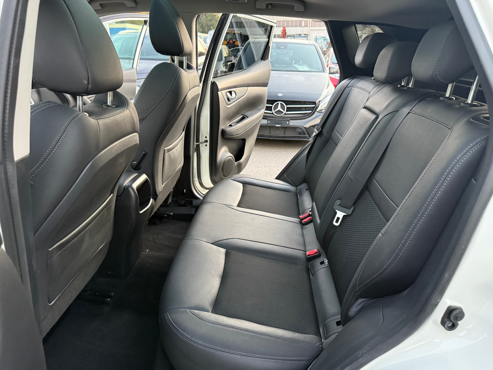 NISSAN Qashqai 1.7 dCi tekna Xtronic ALL-MODE 4x4-image-9