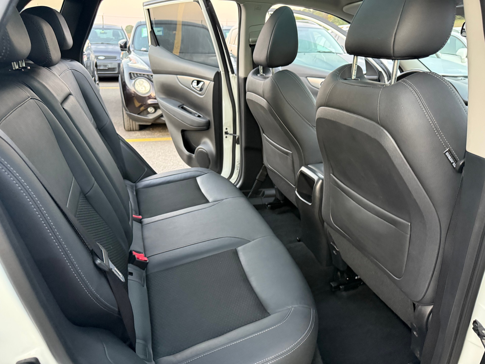NISSAN Qashqai 1.7 dCi tekna Xtronic ALL-MODE 4x4-image-10