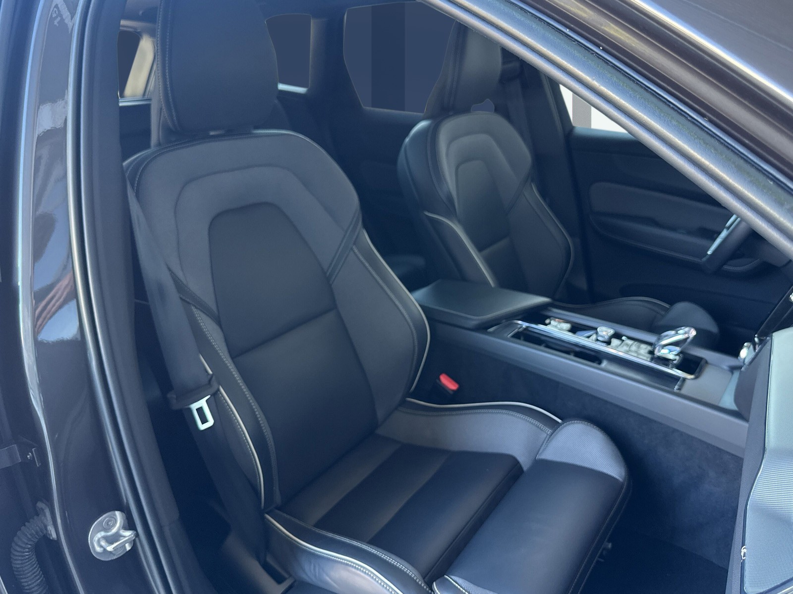 VOLVO XC60 2.0 T8 TE Ultimate Dark eAWD-image-14
