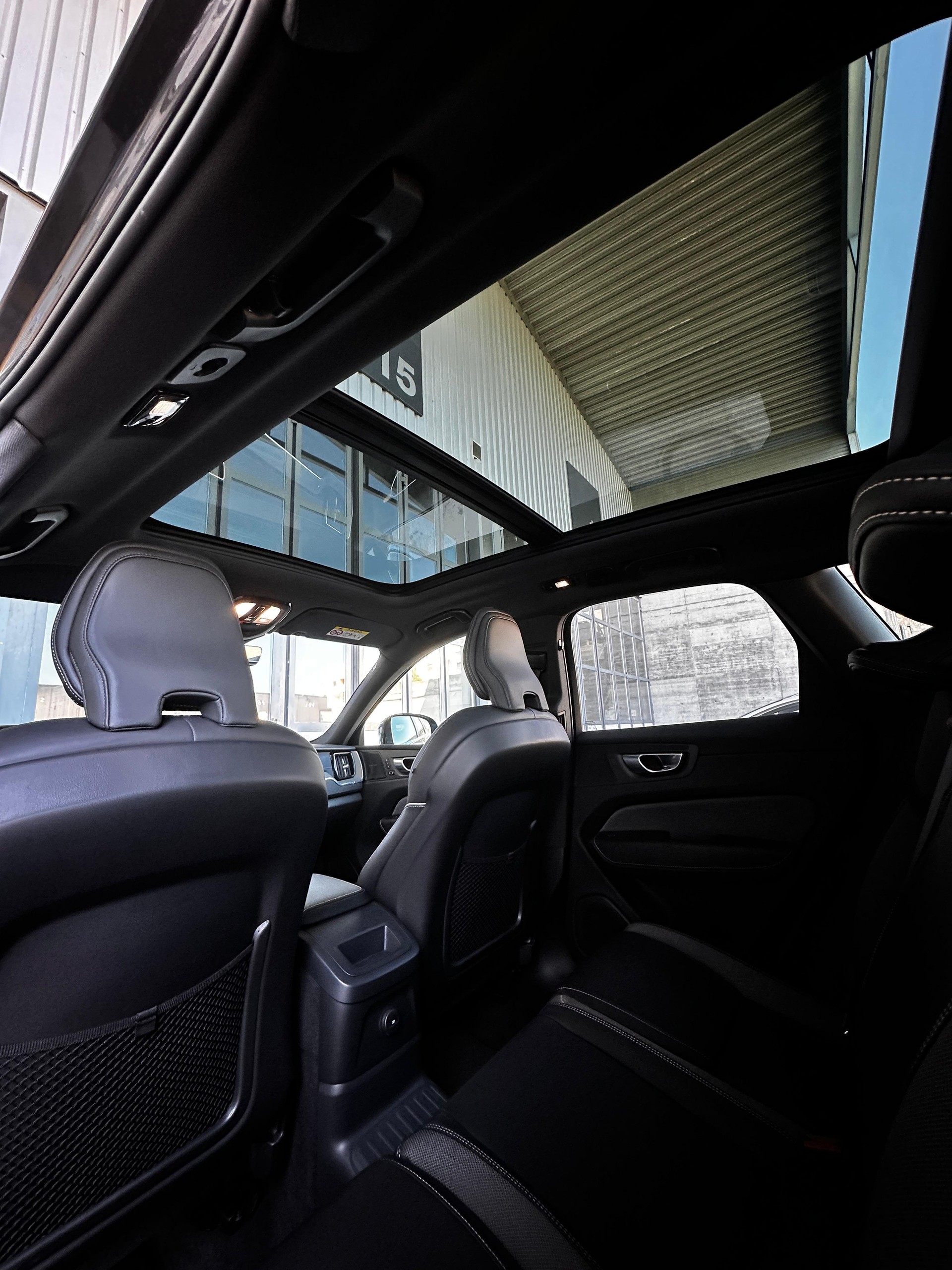 VOLVO XC60 2.0 T8 TE Ultimate Dark eAWD-image-15
