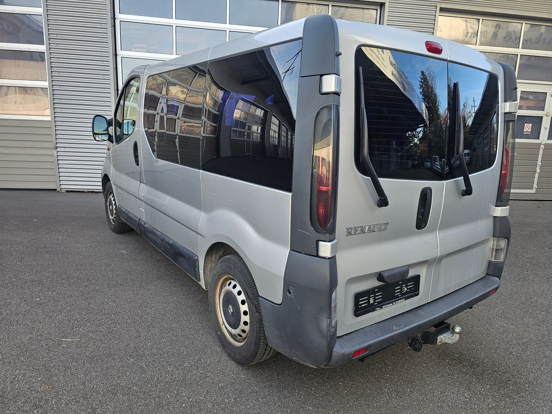 RENAULT Trafic 1.9 dCi 100 2.9t-image-6